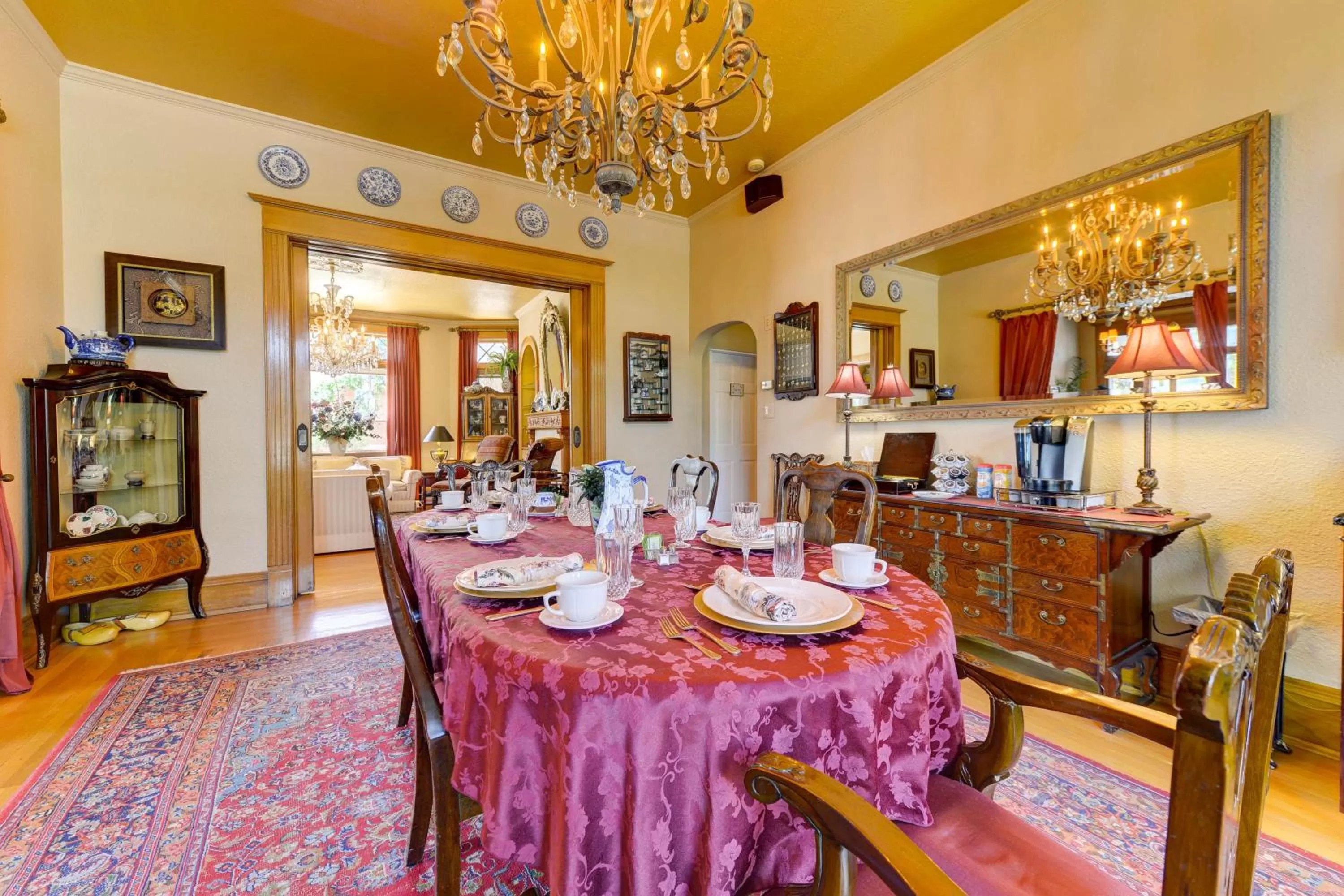 Coffee/tea facilities in The St. Mary's Inn, Bed and Breakfast