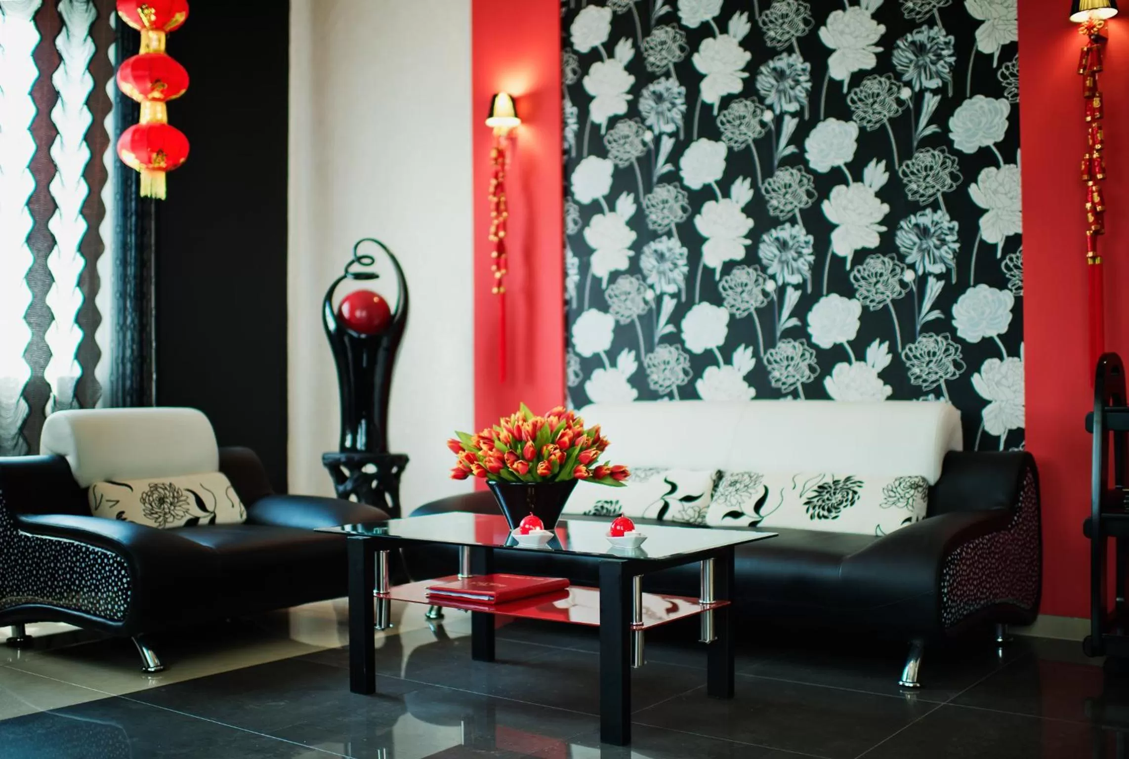 Communal lounge/ TV room in Royal Park Hotel & Spa