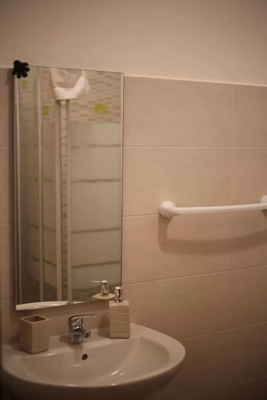 Bathroom in LA CASA DELL'ORSO