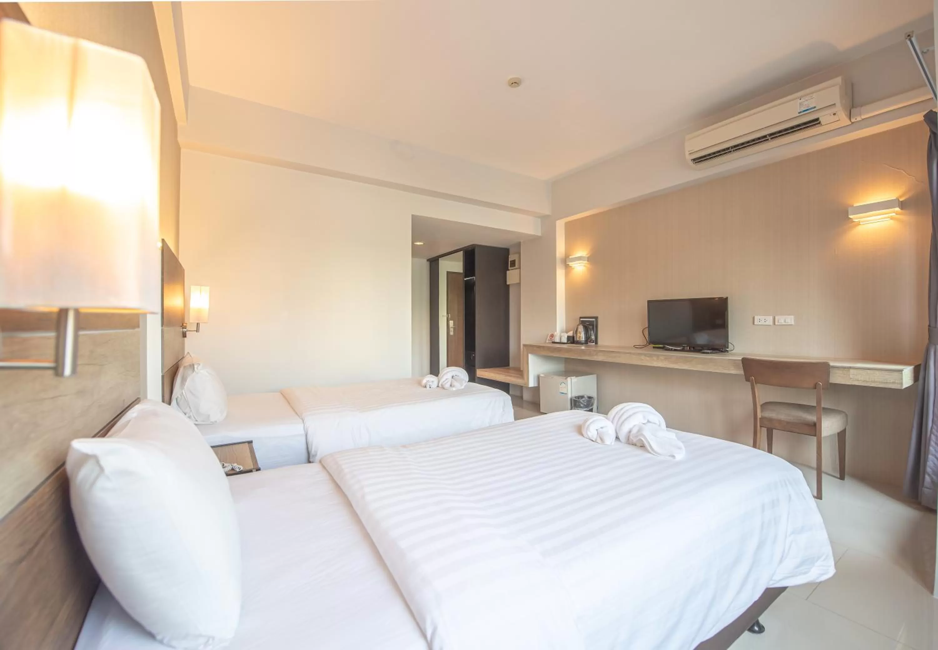 Deluxe  in The Proud Exclusive Hotel-SHA Plus