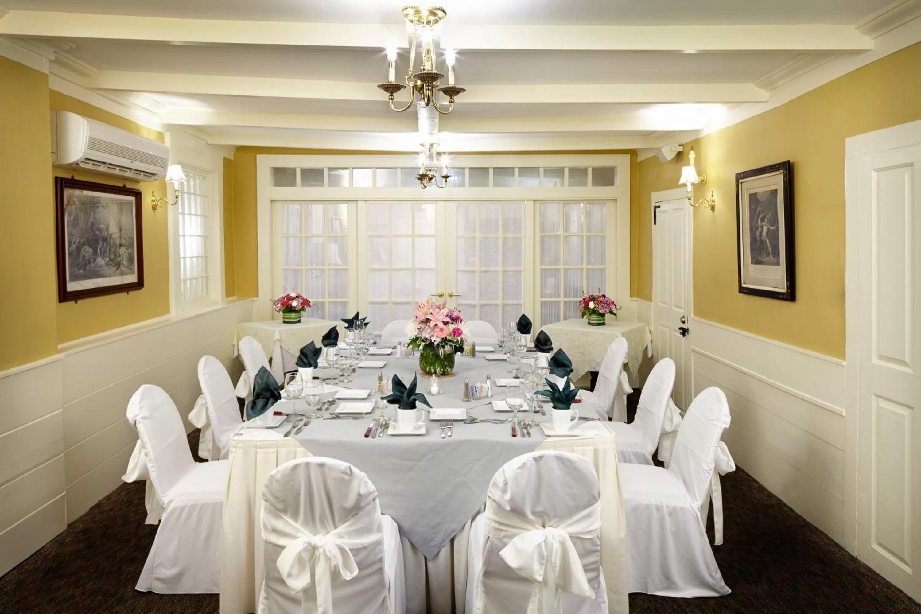 Business facilities in Concord's Colonial Inn