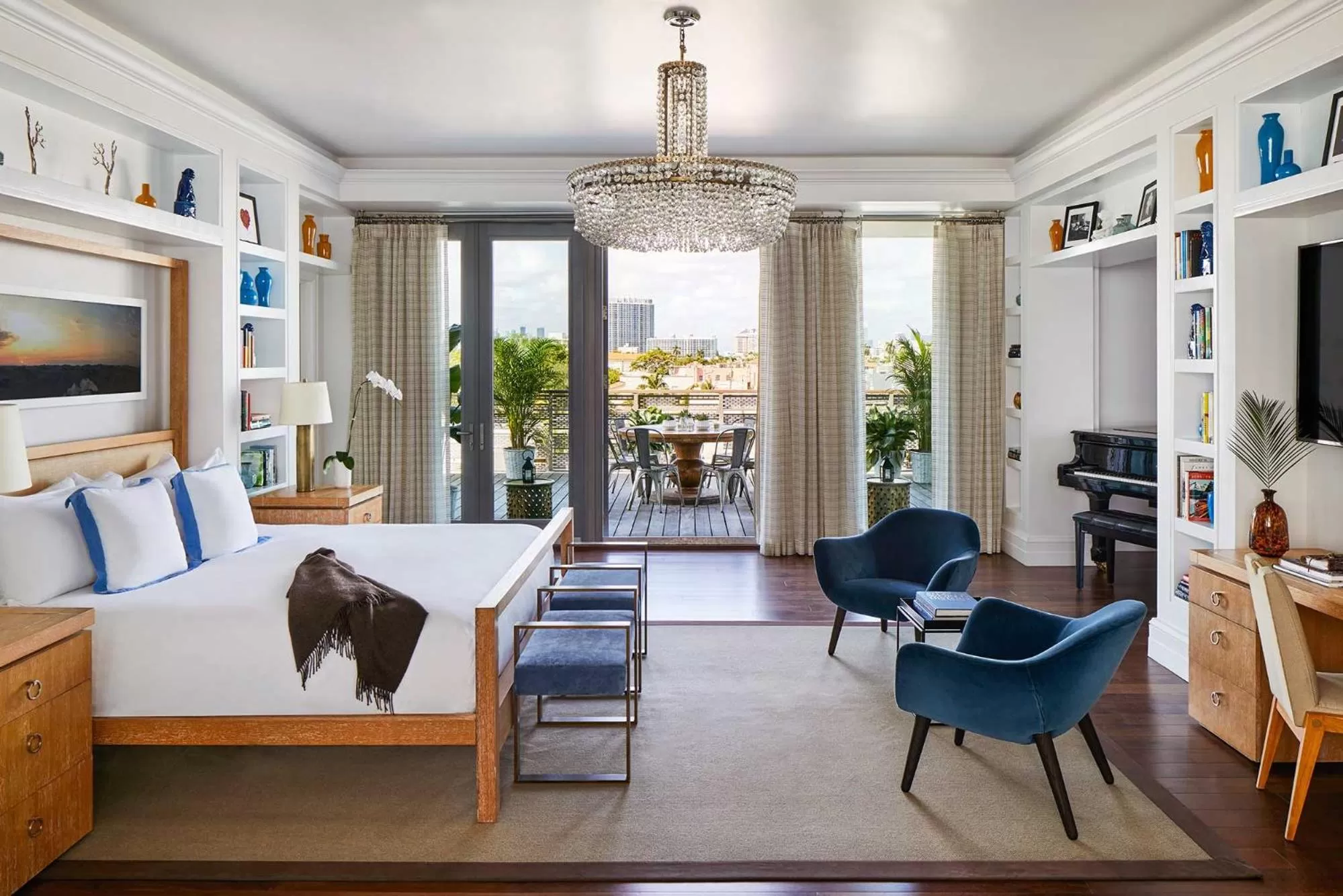 Library, Bed in The Betsy Hotel, South Beach