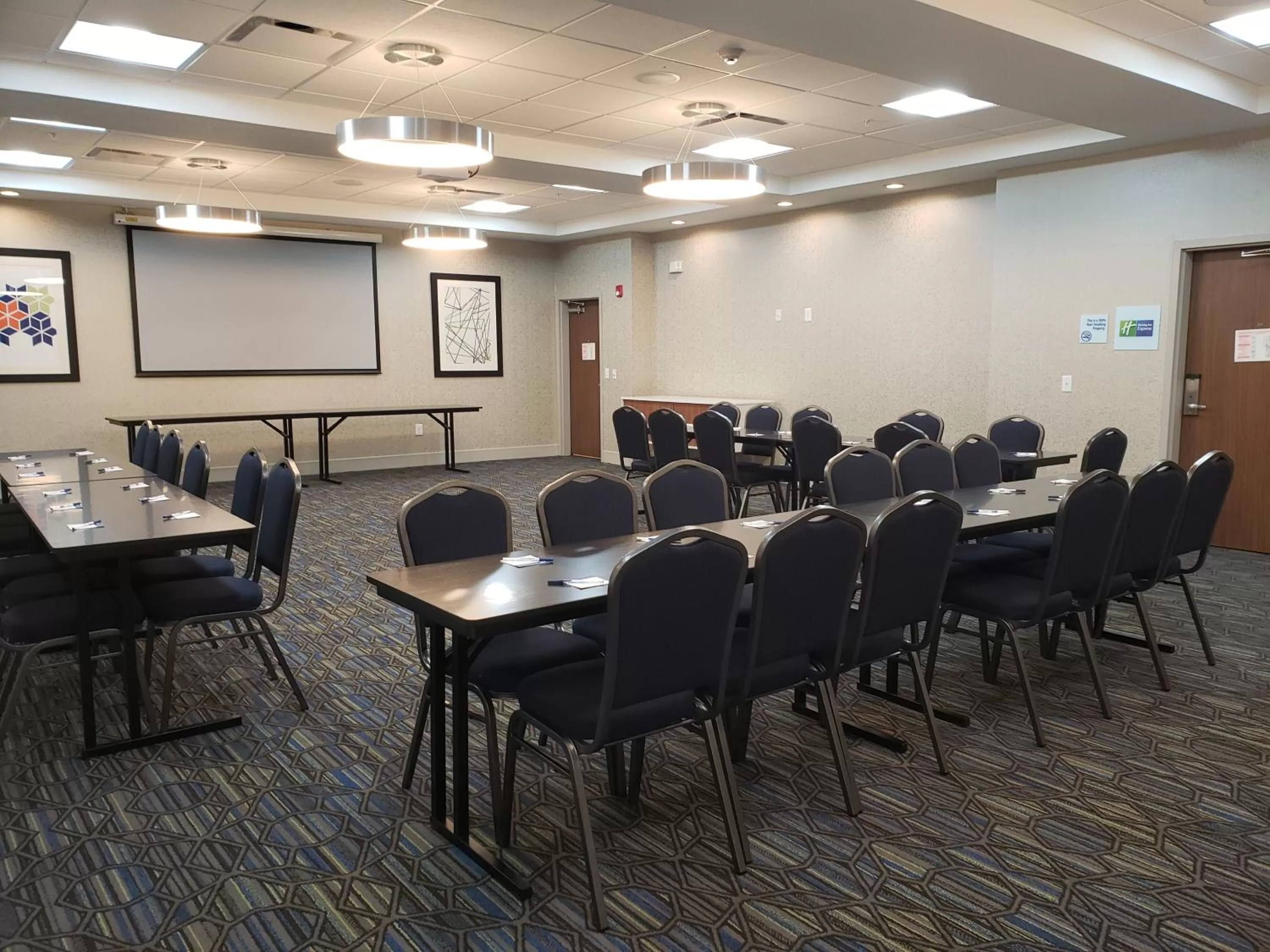Meeting/conference room in Holiday Inn Express & Suites Macon North by IHG