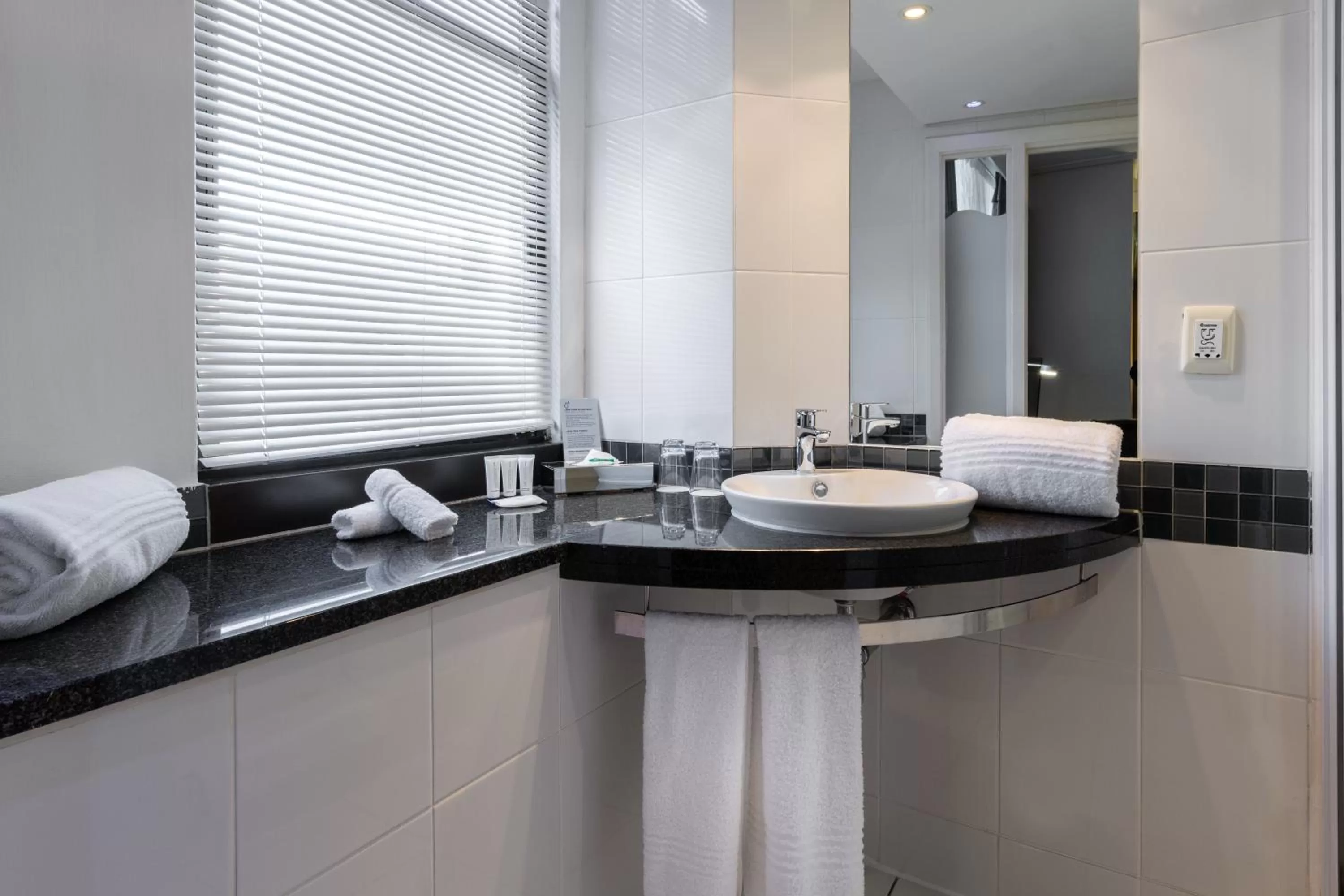 Twin Room - Non-Smoking in Holiday Inn Express Cape Town City Centre, an IHG Hotel