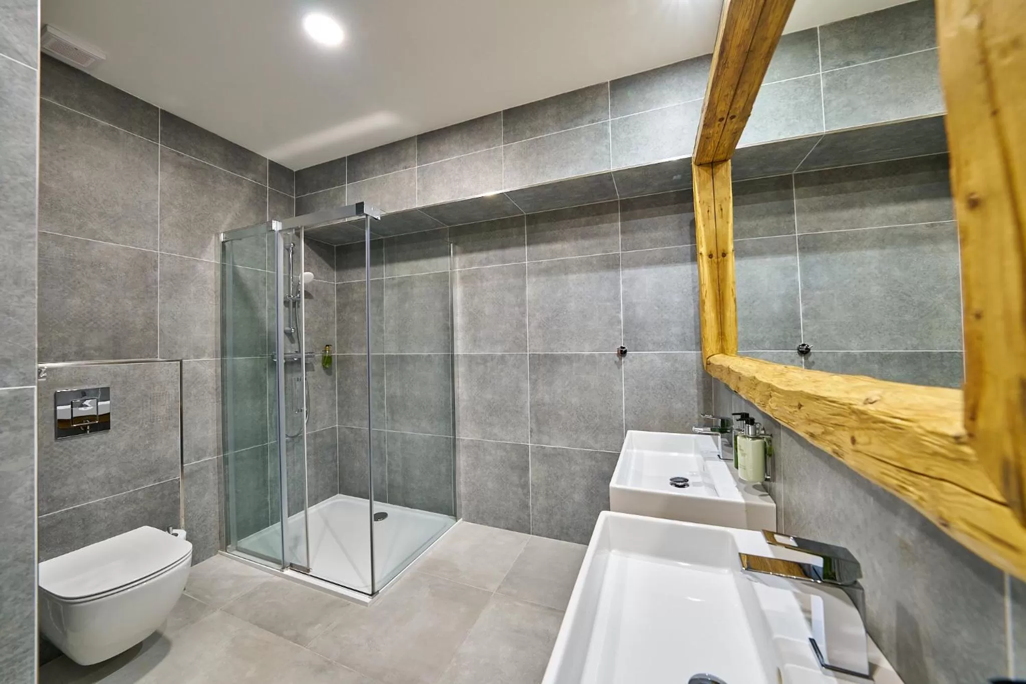 Shower in Hotel Ryzlink