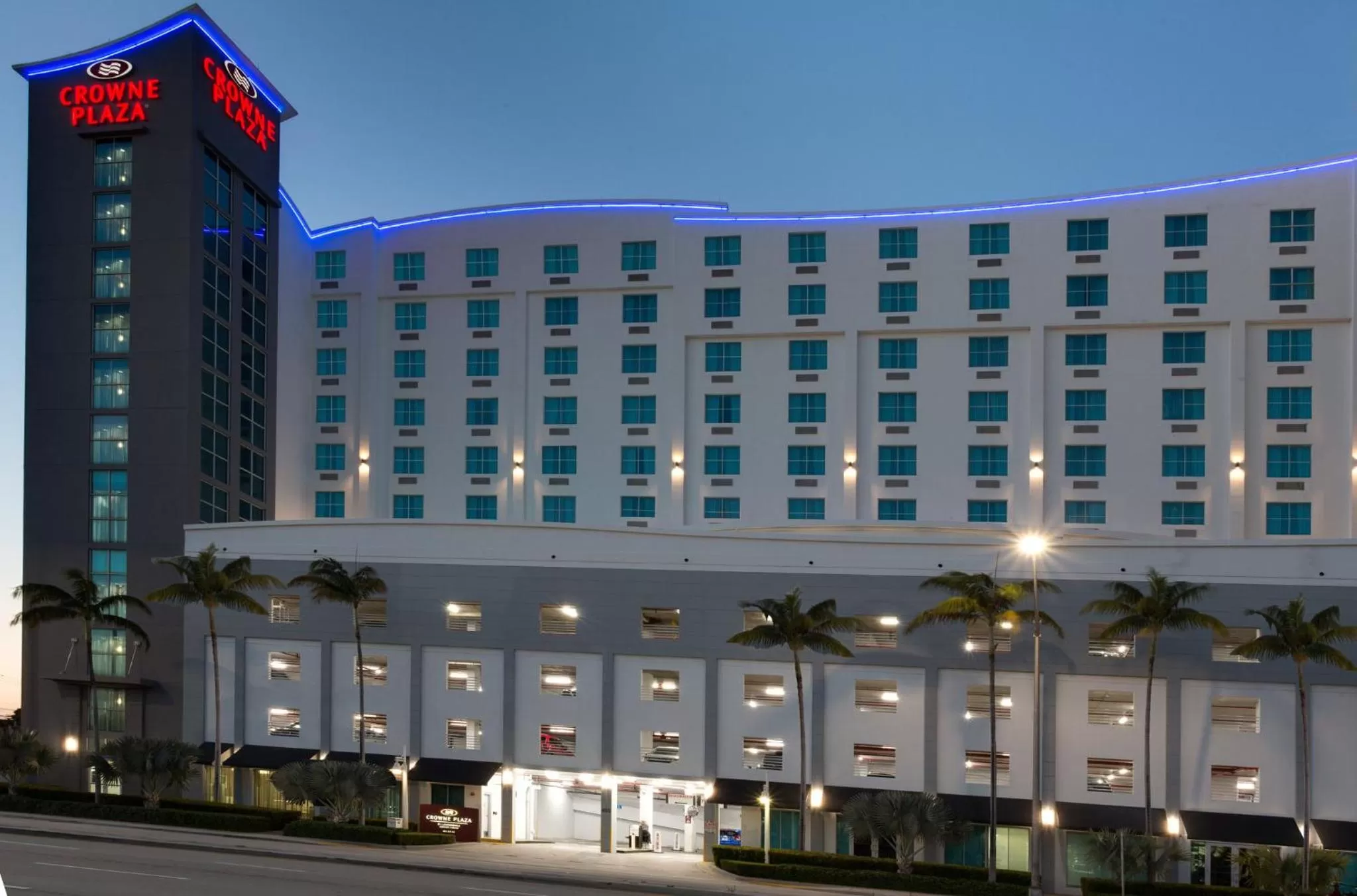 Property building in Crowne Plaza Hotel & Resorts Fort Lauderdale Airport/ Cruise by IHG