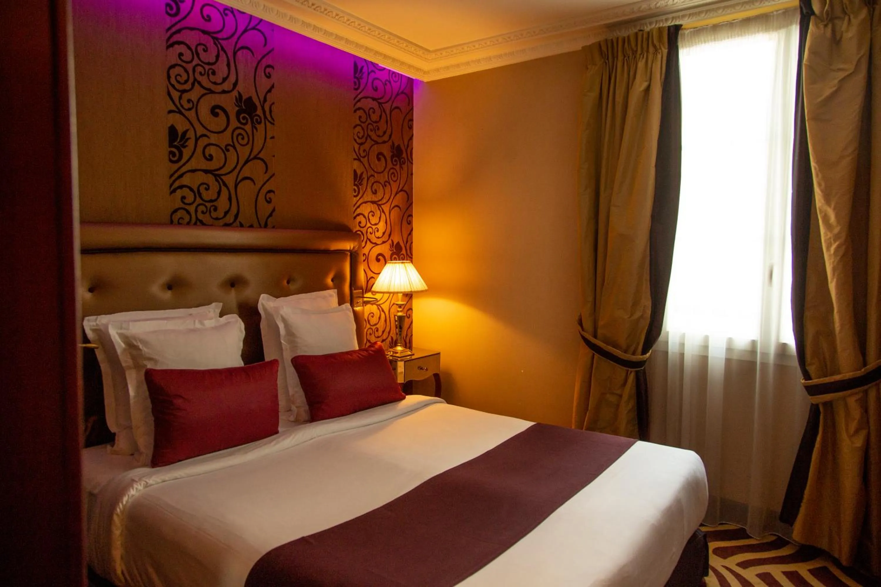 Photo of the whole room, Bed in Hotel Du Beaumont