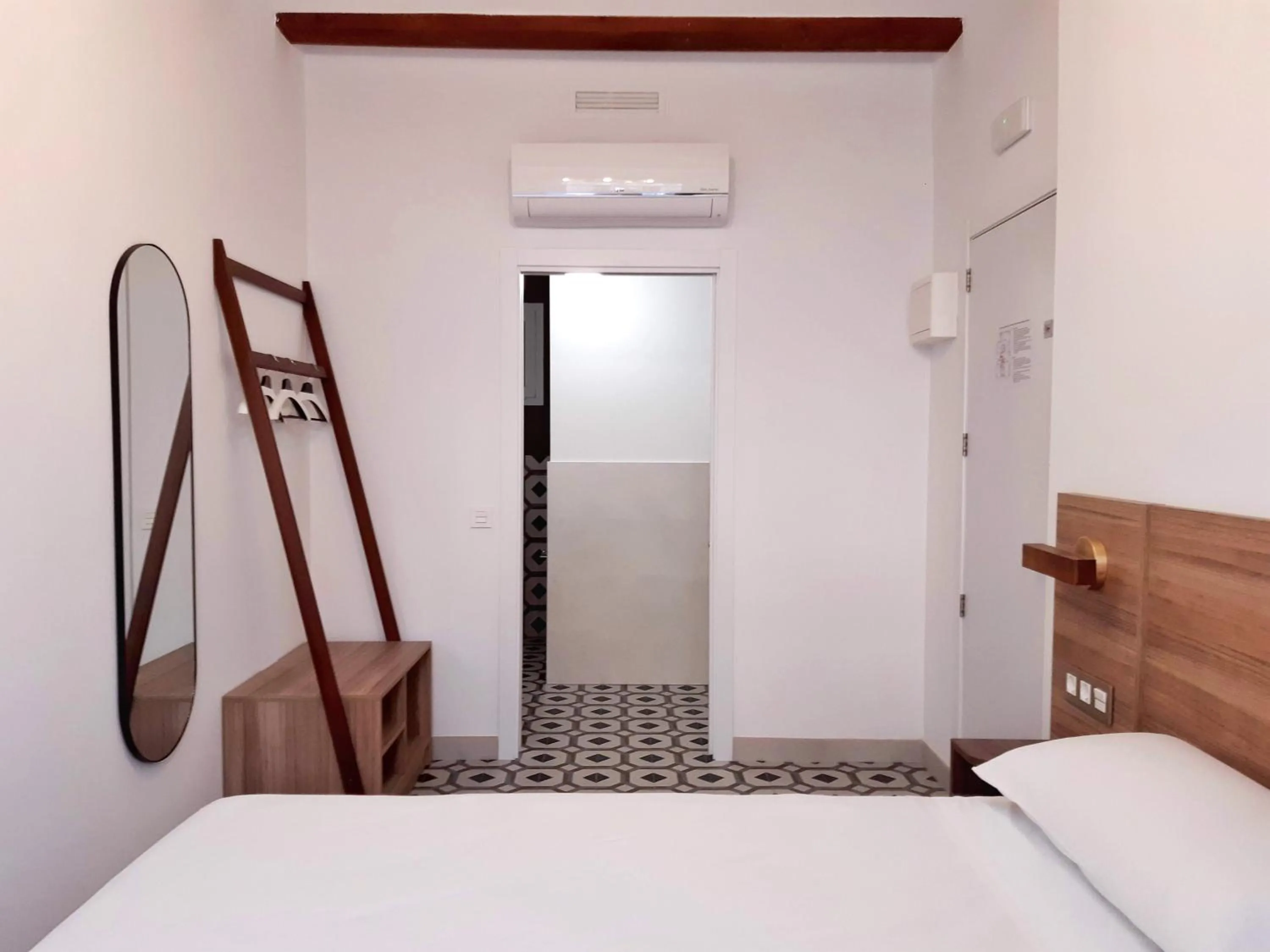 Bedroom, Bed in Hotel 19-30 Valencia