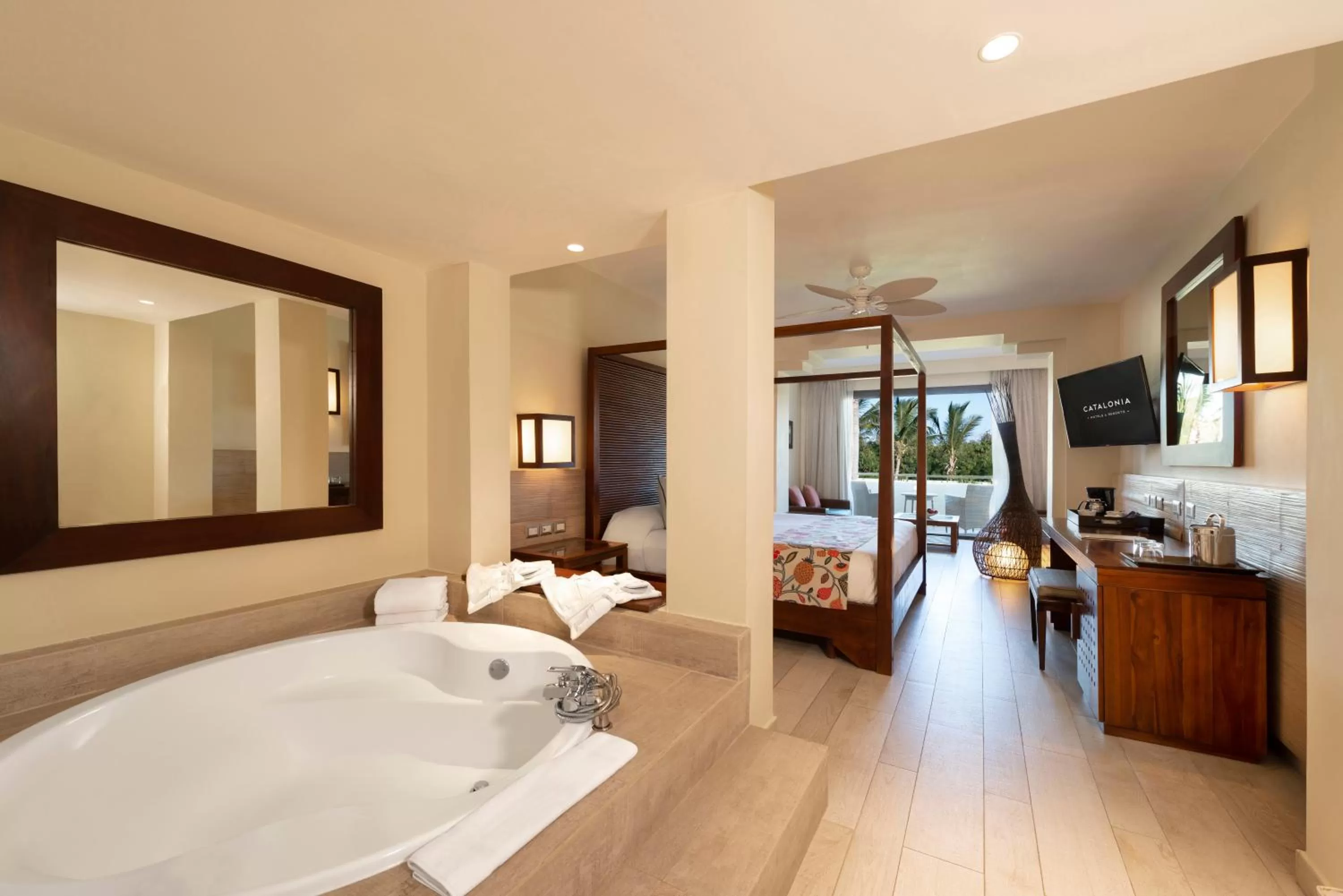 Bed in Catalonia Royal Bavaro - All Inclusive - Adults Only