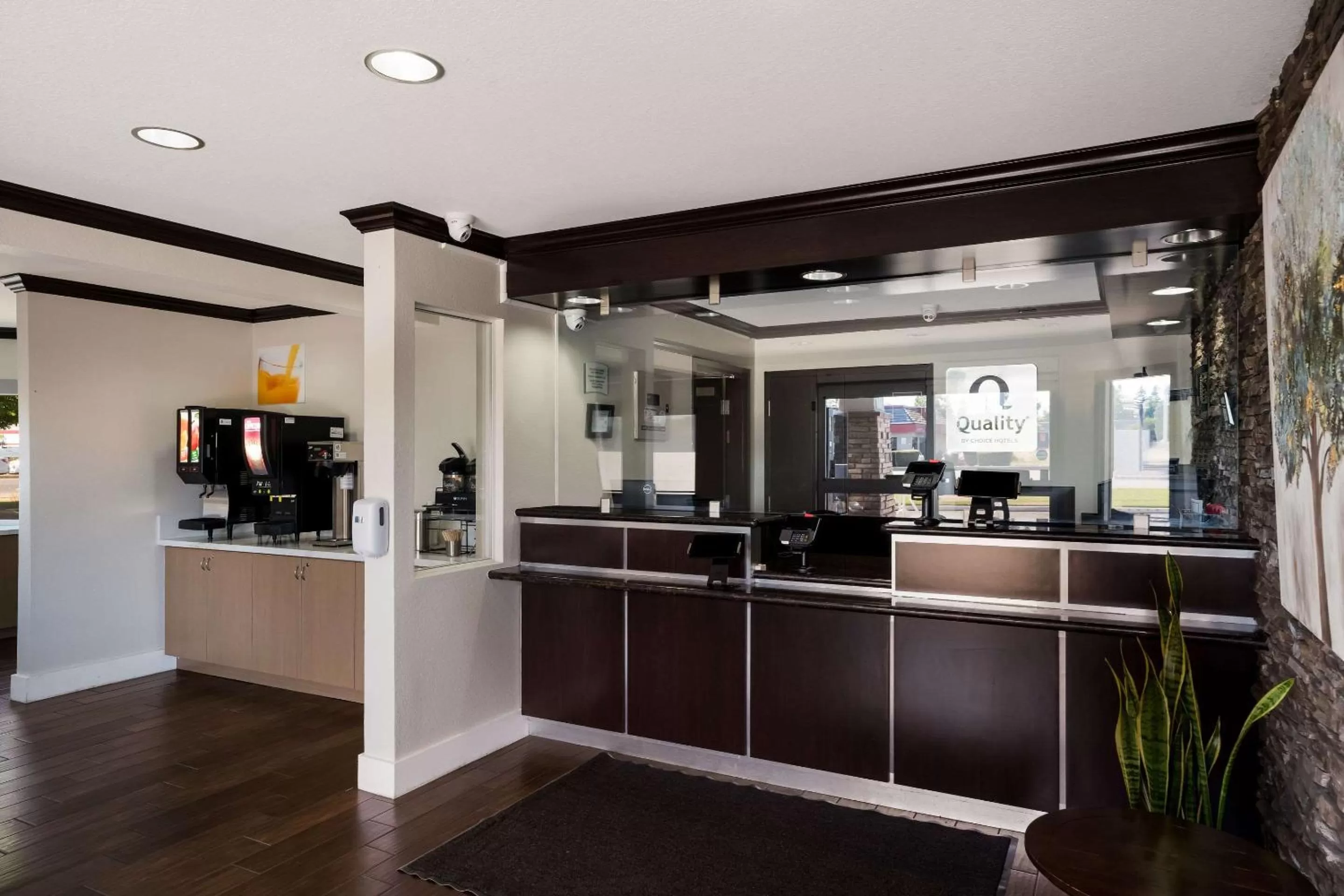 Lobby or reception in Quality Inn Elk Grove-Sacramento