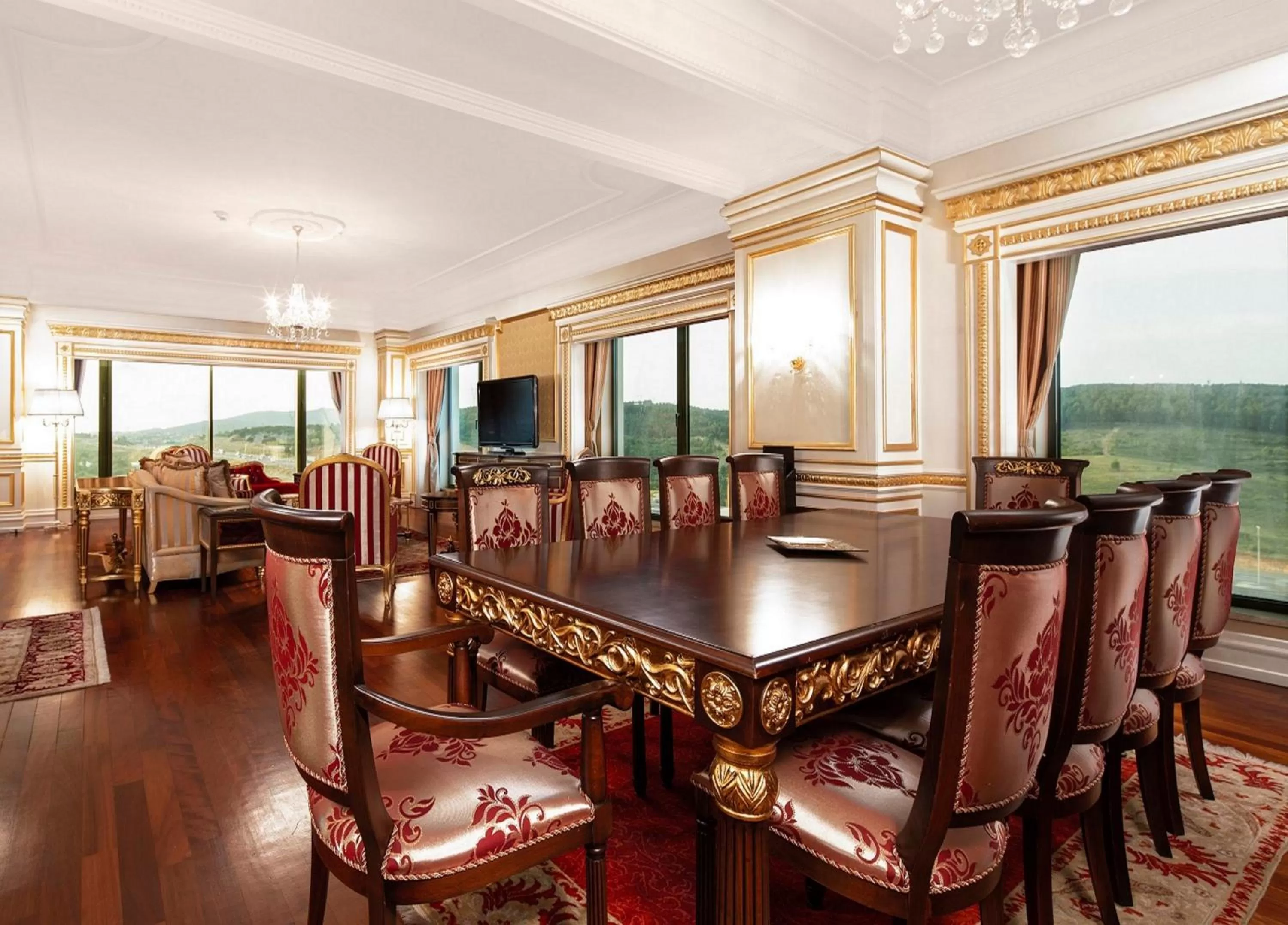 Photo of the whole room in Crowne Plaza Istanbul Asia by IHG