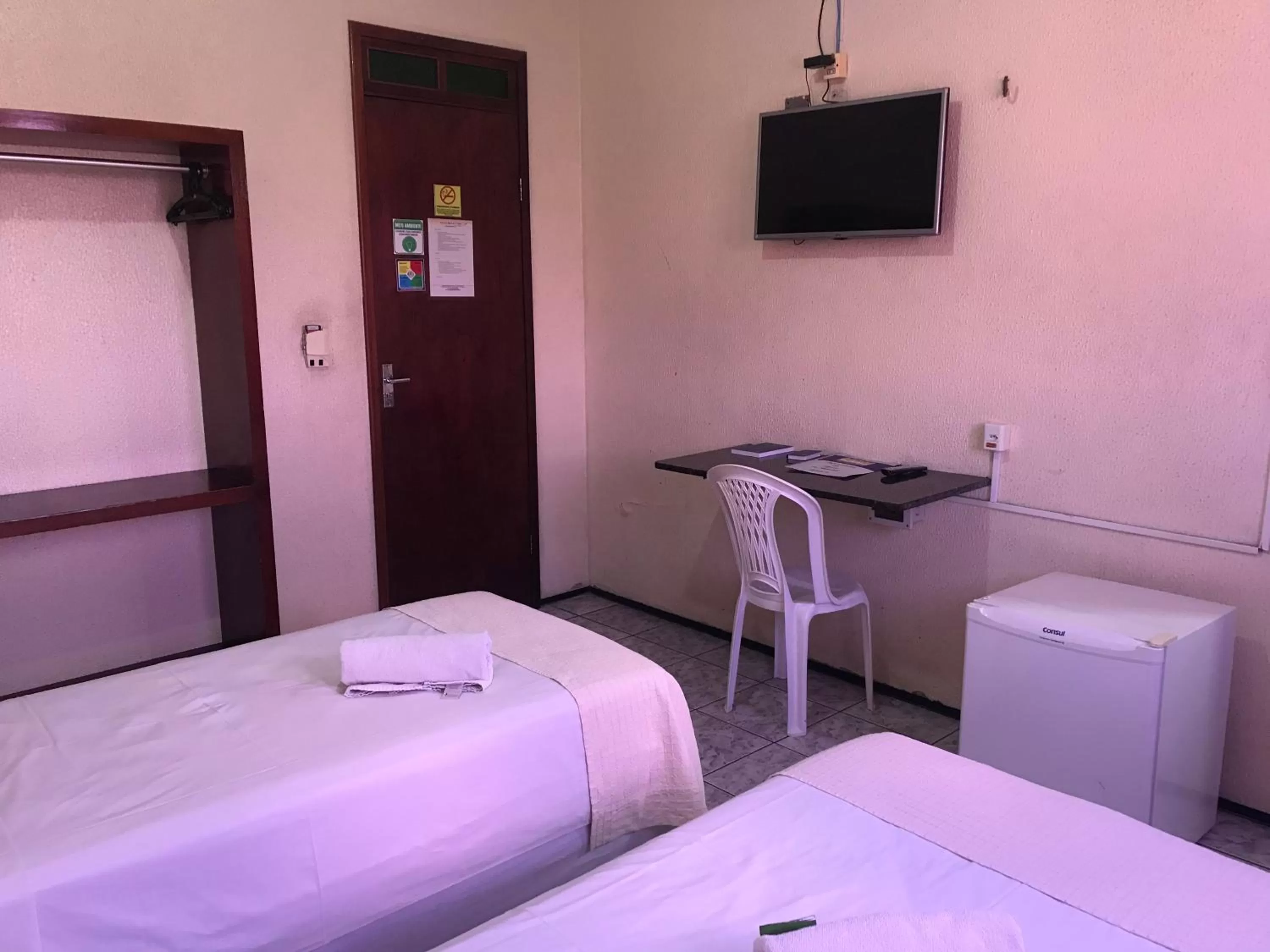 Bedroom, TV/Entertainment Center in Hotel Monólitos