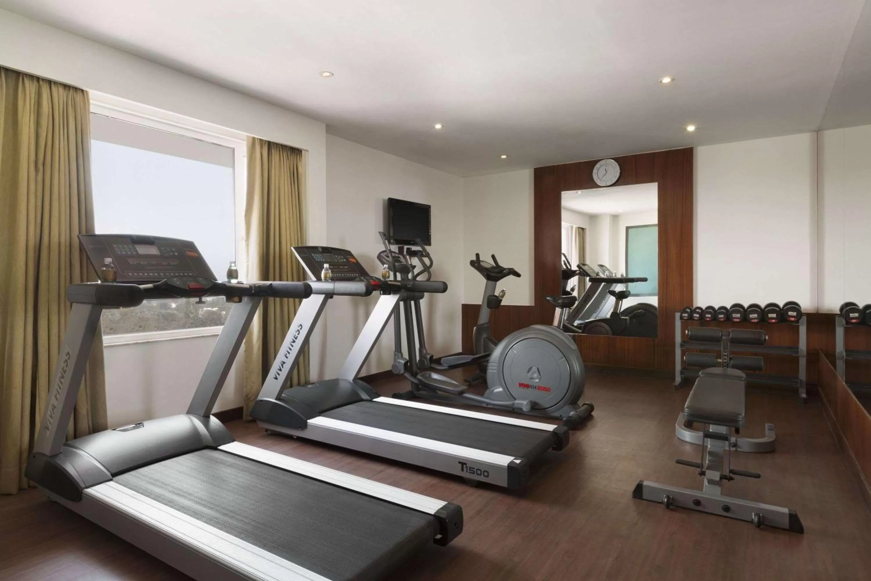 Fitness centre/facilities in Ramada Ahmedabad