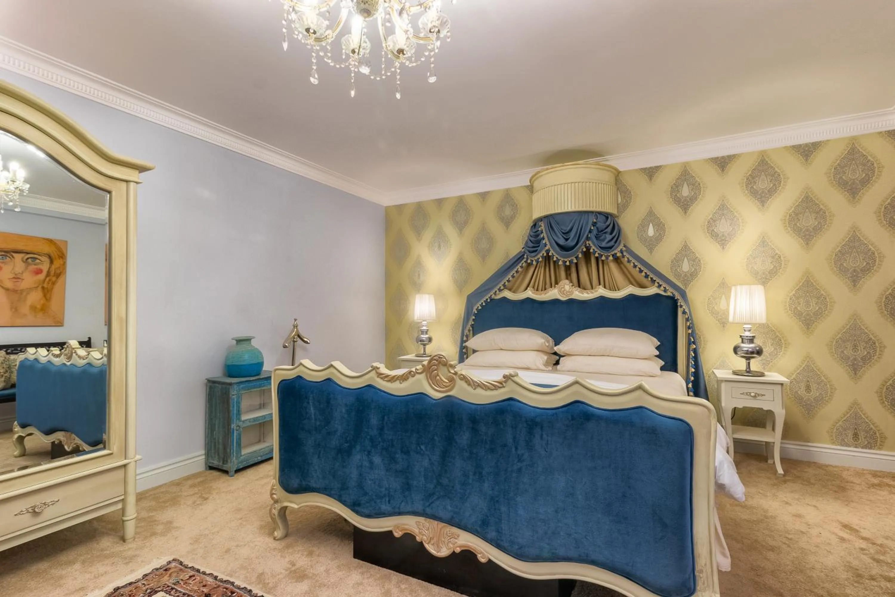 Bedroom, Bed in Kent Cottage