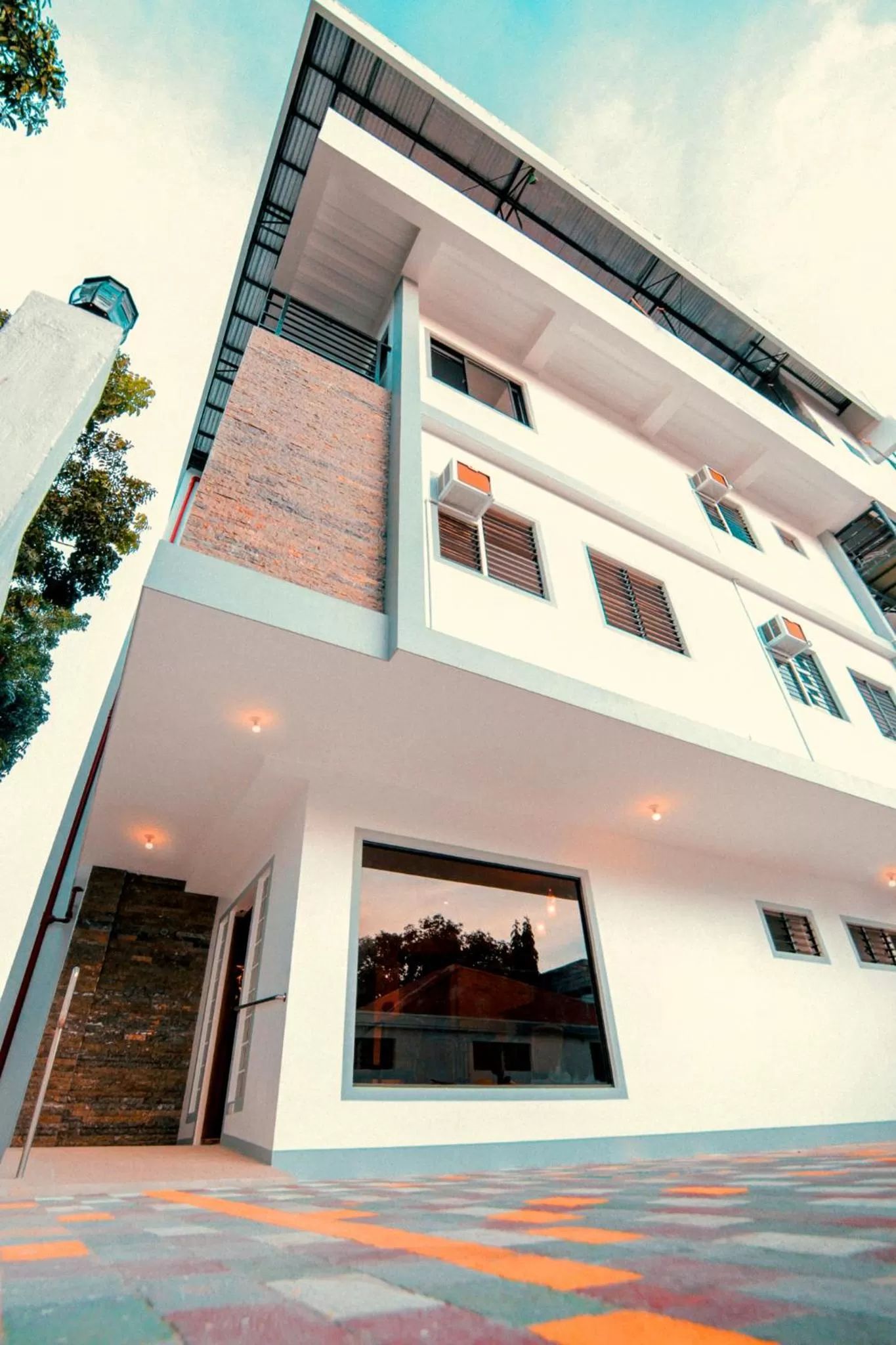 Property building in Kingswick Residences & Lodge