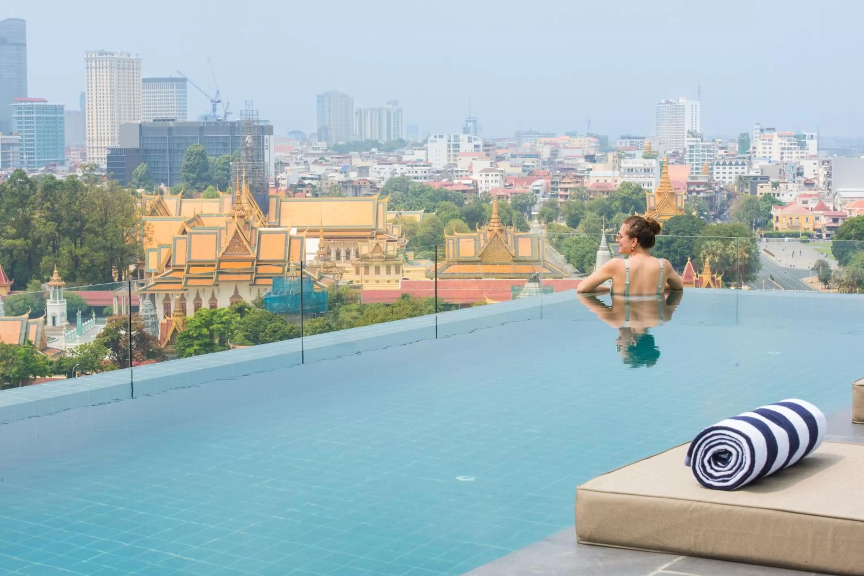 Day in GLOW PARK HOTEL Grand Royal Palace