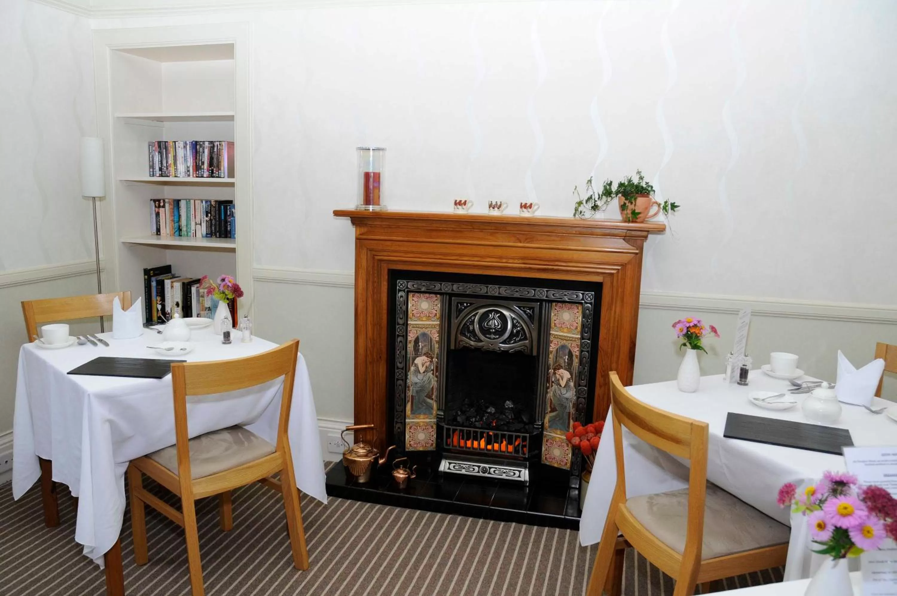 Restaurant/places to eat in Douglas House