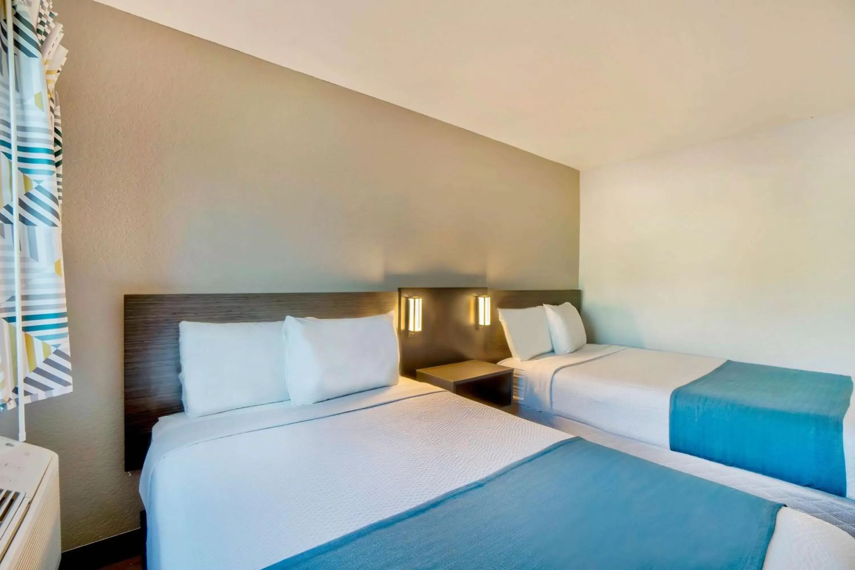 Queen Room with Two Queen Beds - Disability Access - Roll In Shower in Motel 6-Fort Lauderdale, FL Queen Room with Two Queen Beds - Disability Access - Roll In Shower in Motel 6-Fort Lauderdale, FL