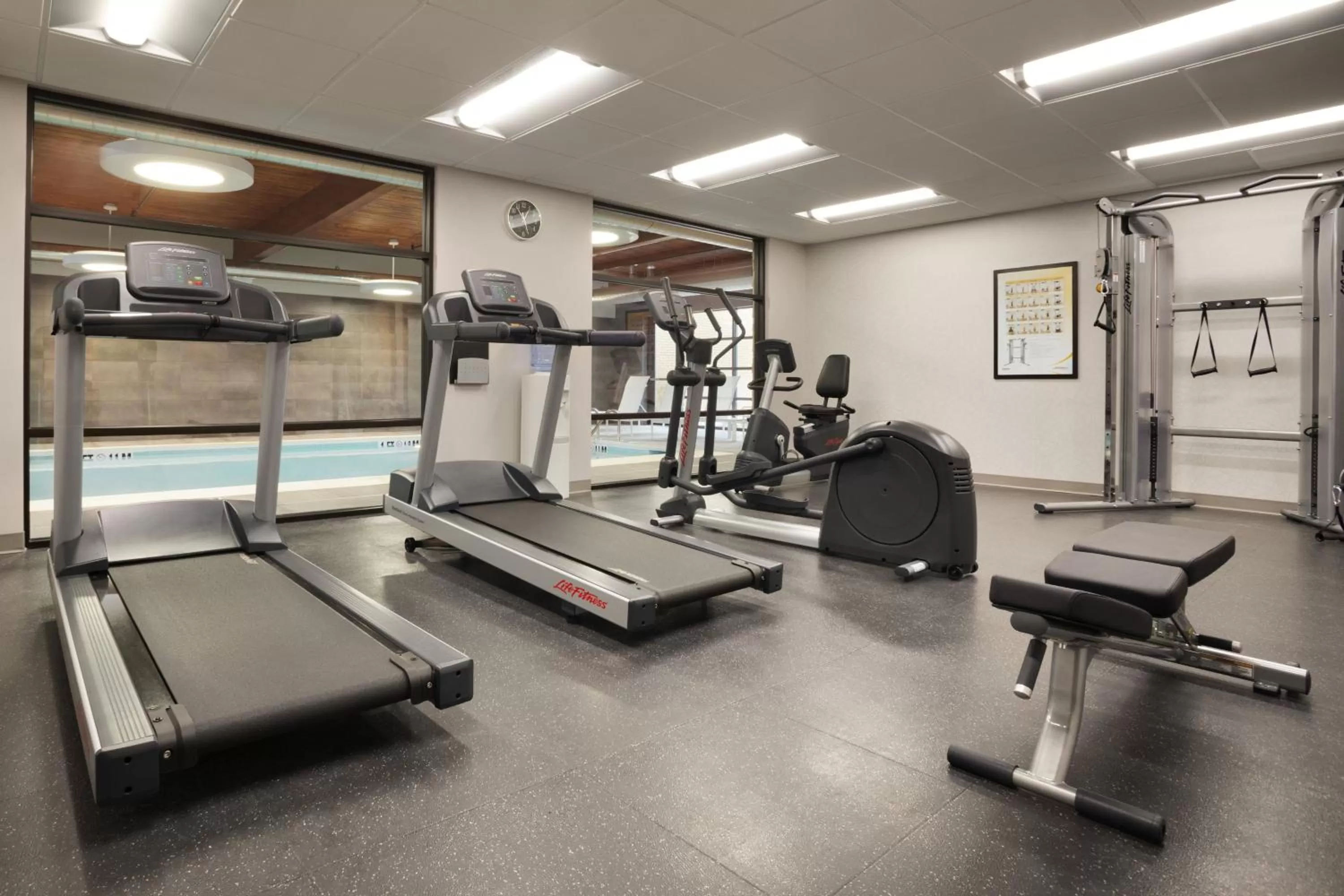 Fitness centre/facilities in Country Inn & Suites by Radisson Asheville River Arts District