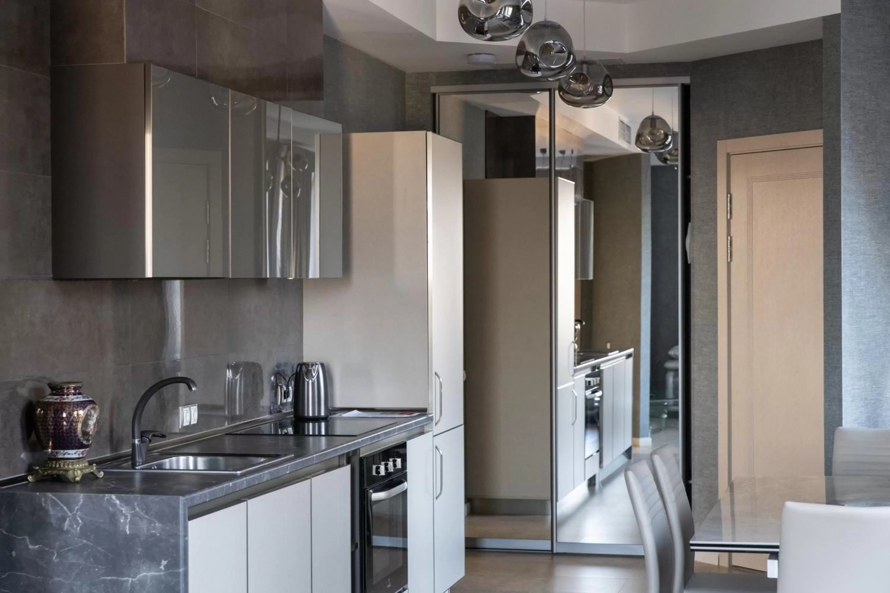 Kitchen or kitchenette in Hotel "Mandarin Clubhouse"