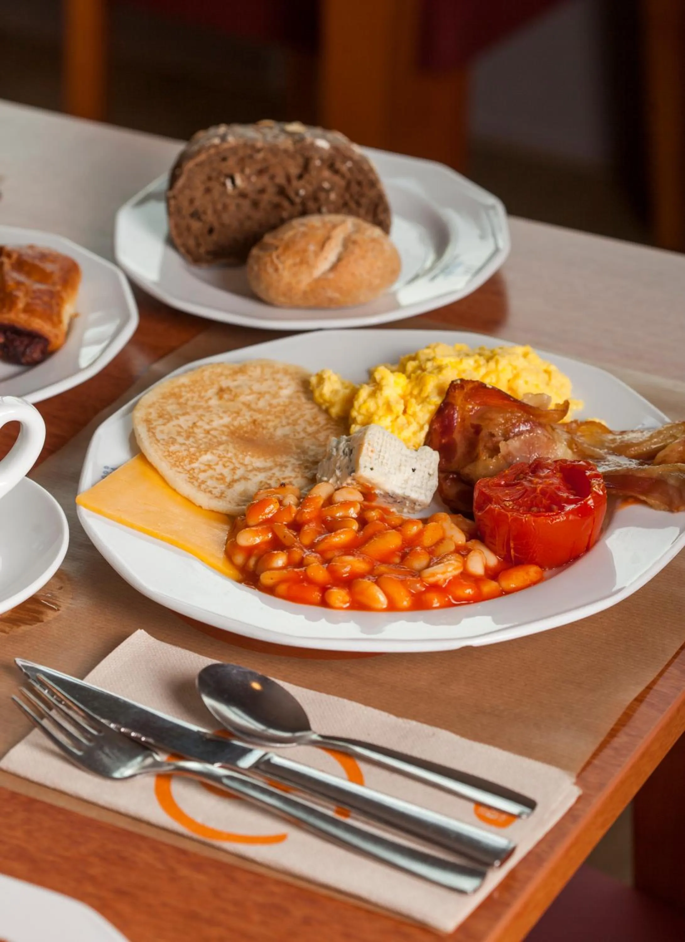 Food and drinks in Hotel Monterrey Roses by Pierre & Vacances