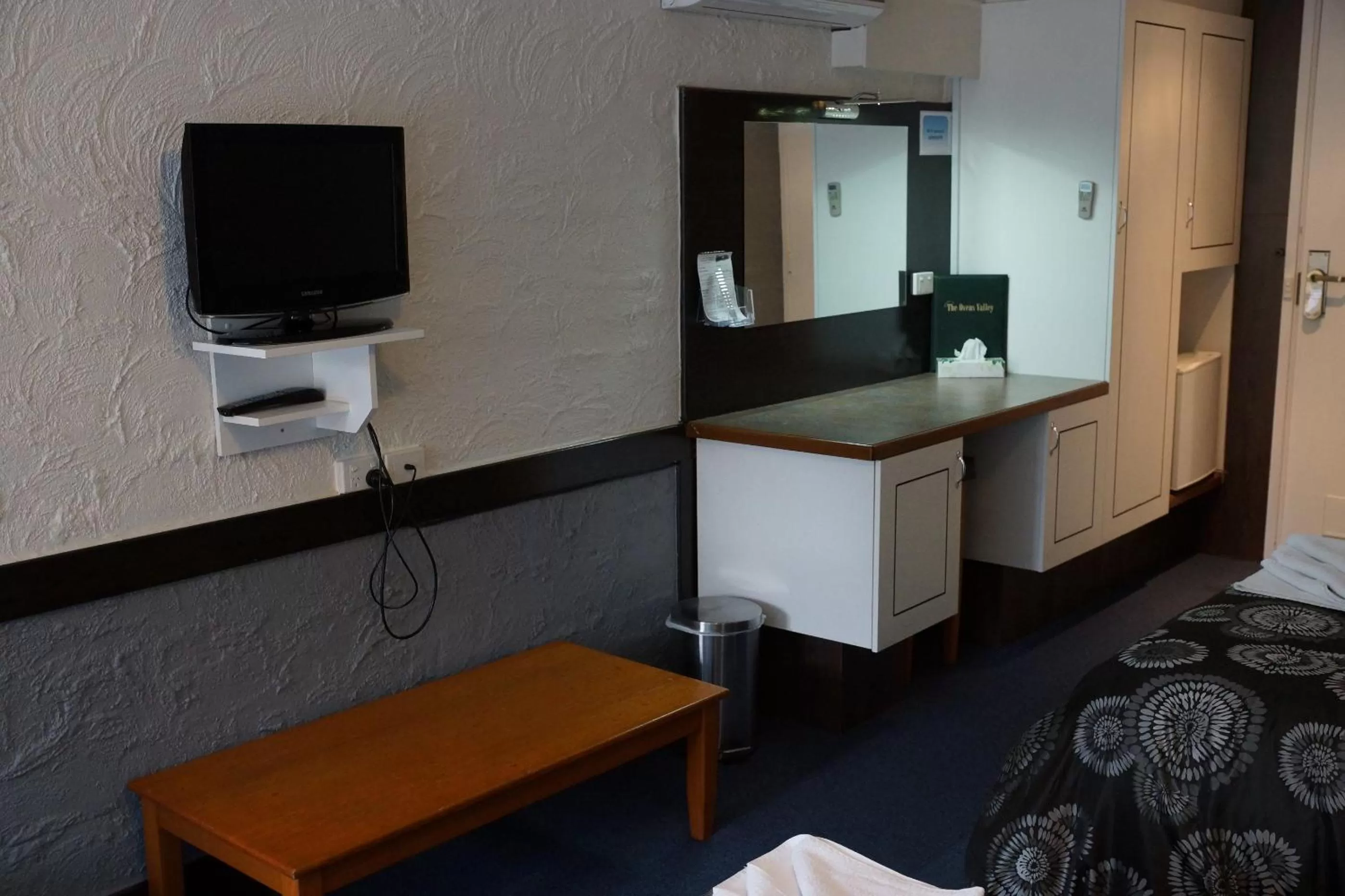 Twin Room in Golden Leaf Motel