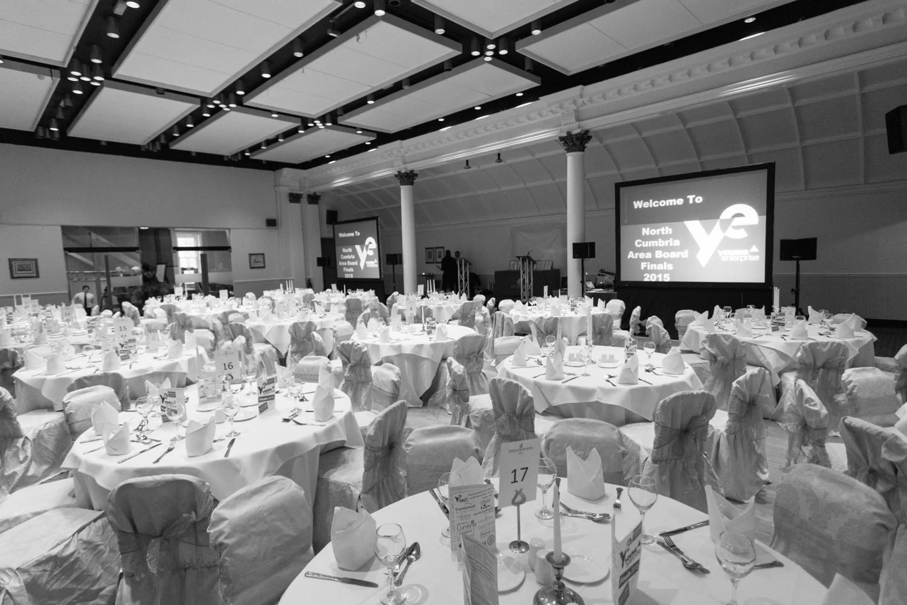 Restaurant/places to eat in Crown & Mitre Hotel