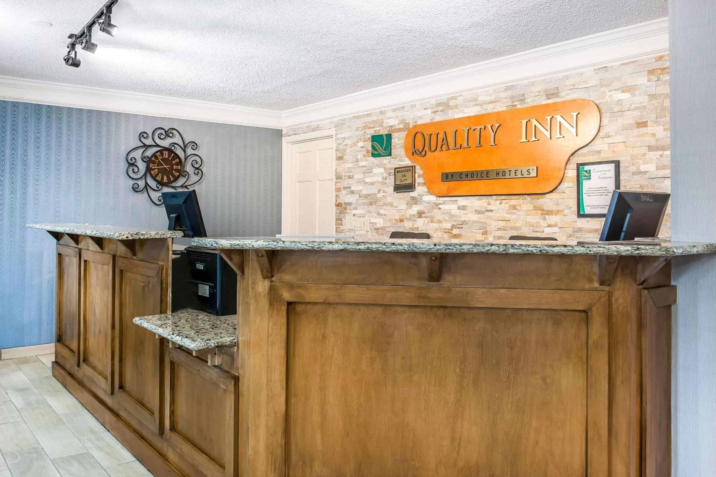 Lobby or reception in Quality Inn