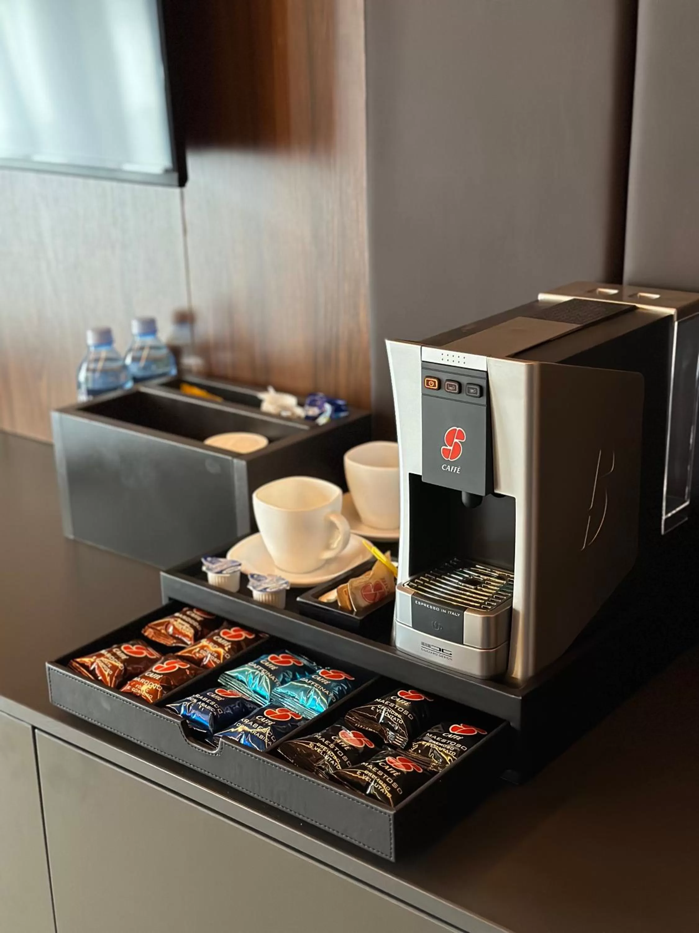 Coffee/tea facilities in Hotel Macedonia Square
