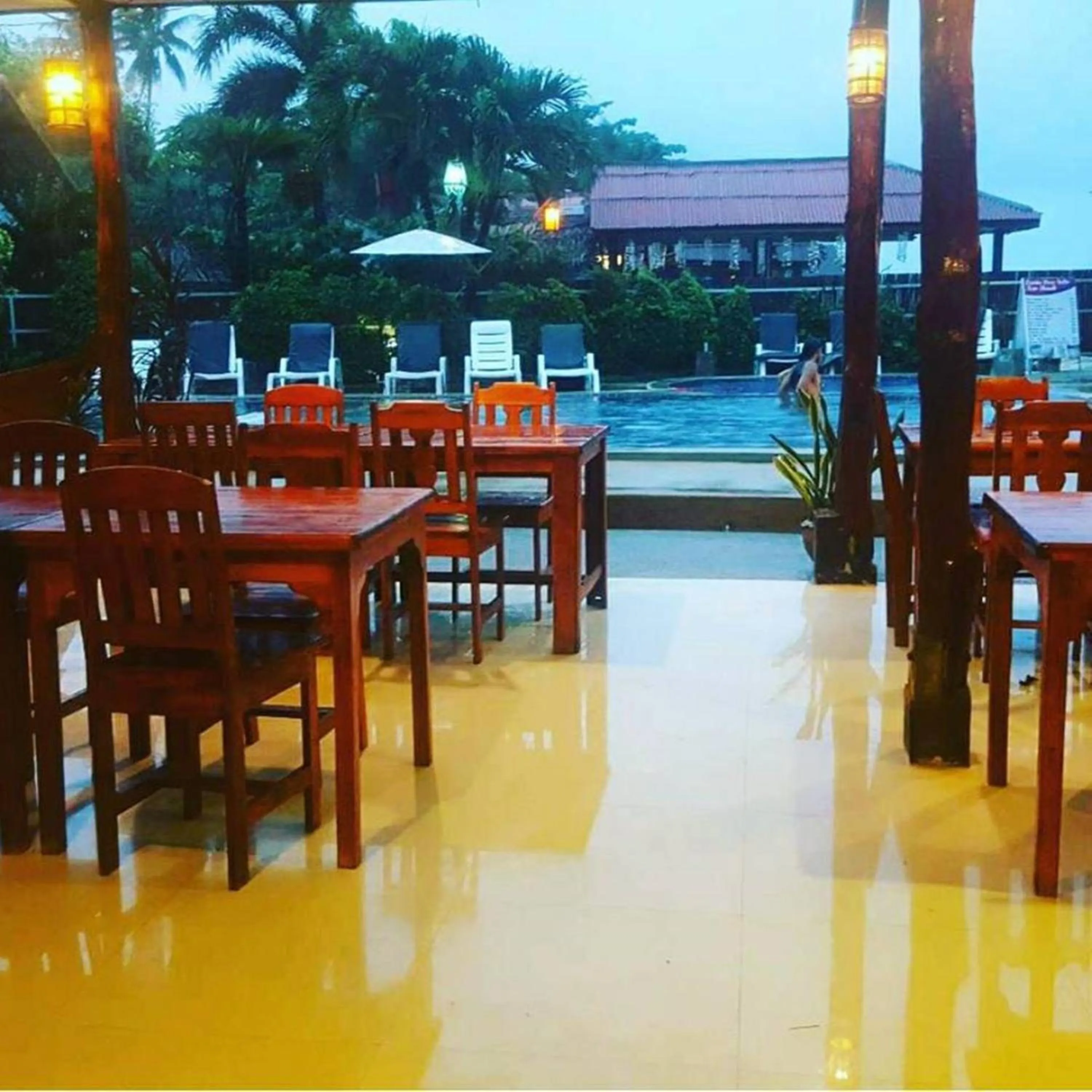 Restaurant/places to eat in Lanta New Beach Bungalows - SHA Plus