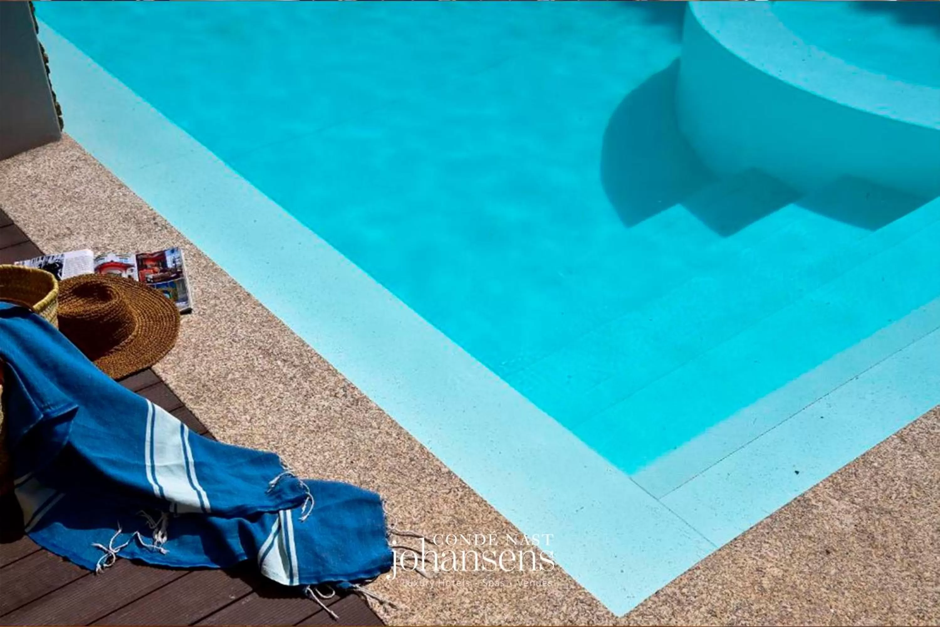 Swimming pool in Casa Melo Alvim - by Unlock Hotels