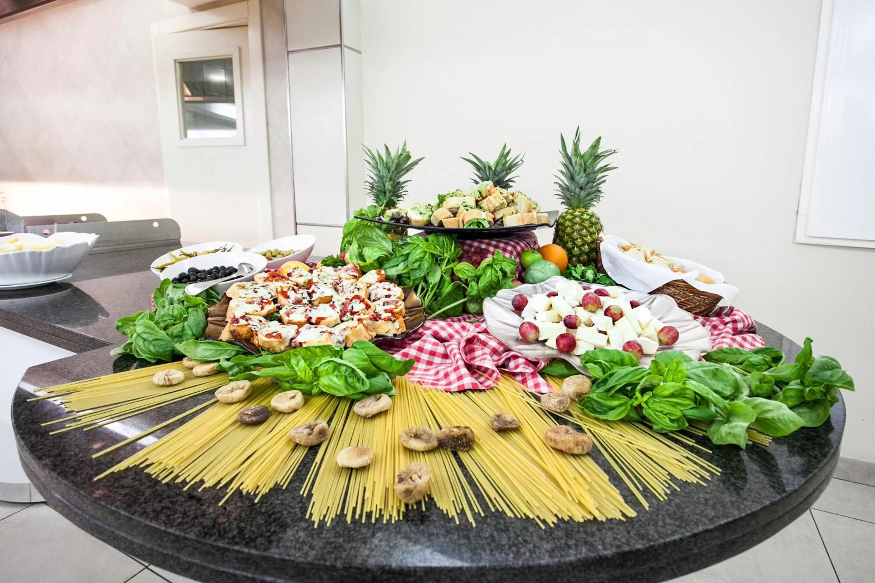 Restaurant/places to eat in Morlans Garden