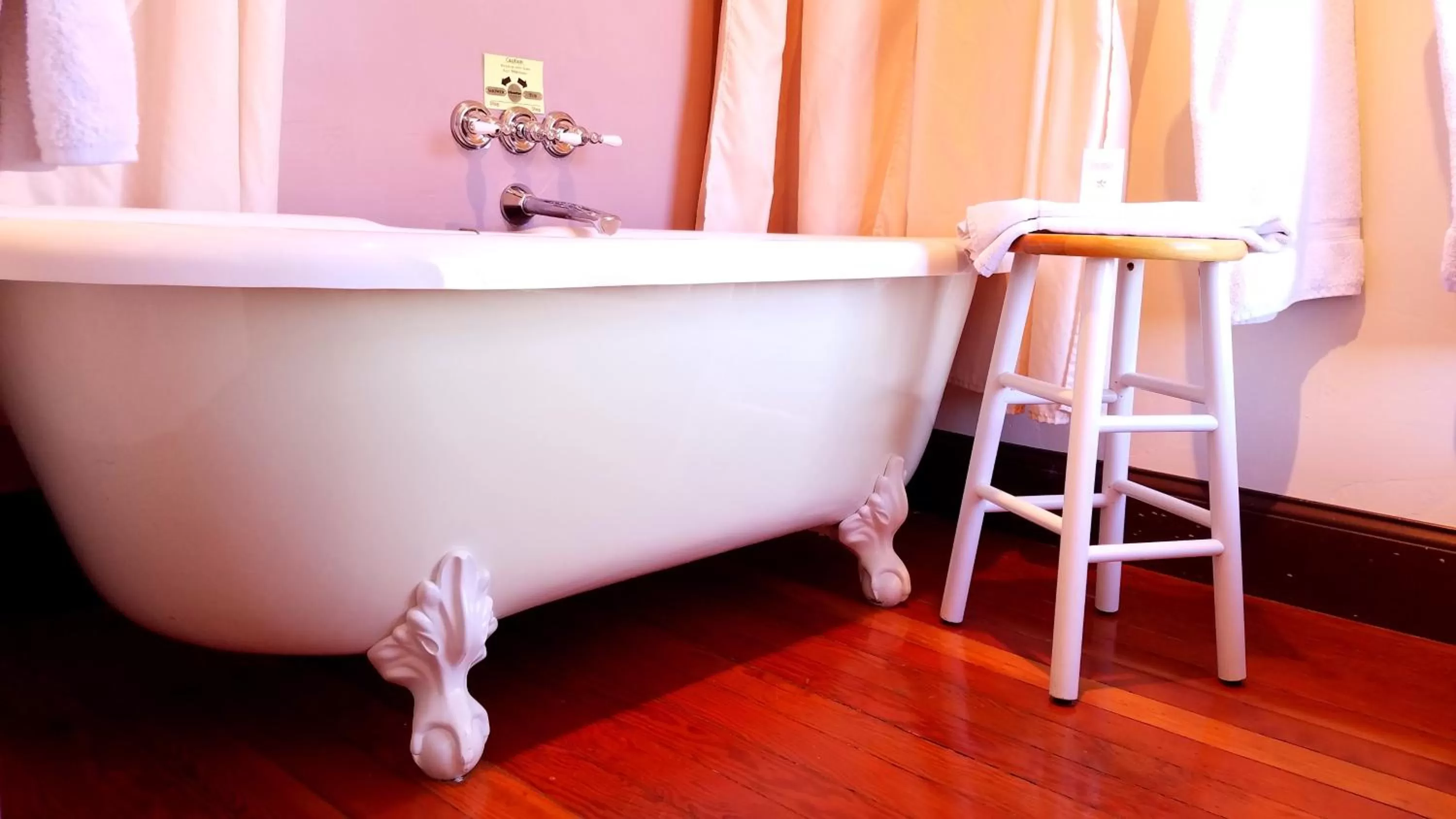 Shower in Captain's Inn at Moss Landing