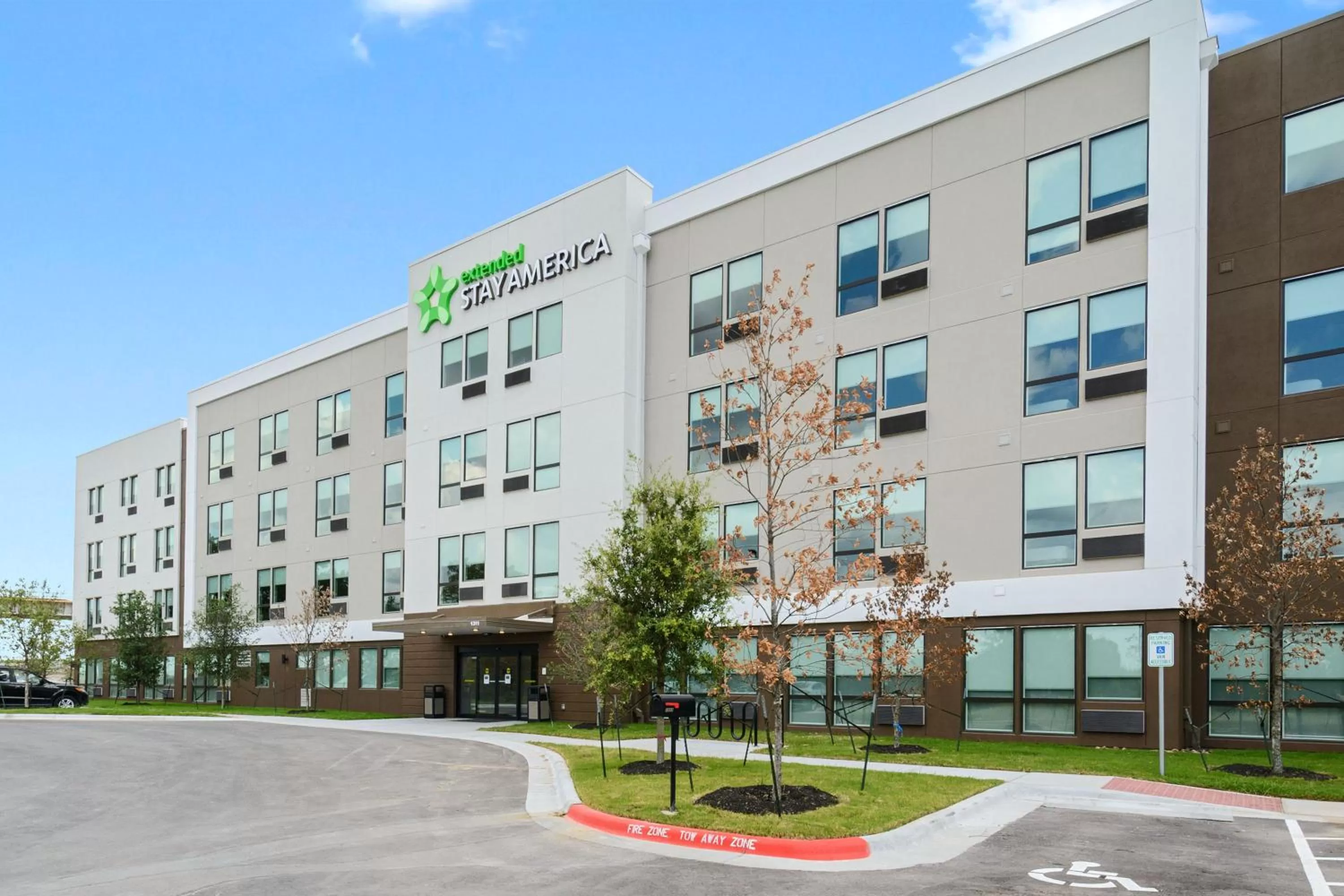 Facade/entrance in Extended Stay America Premier Suites - Austin - Austin Airport