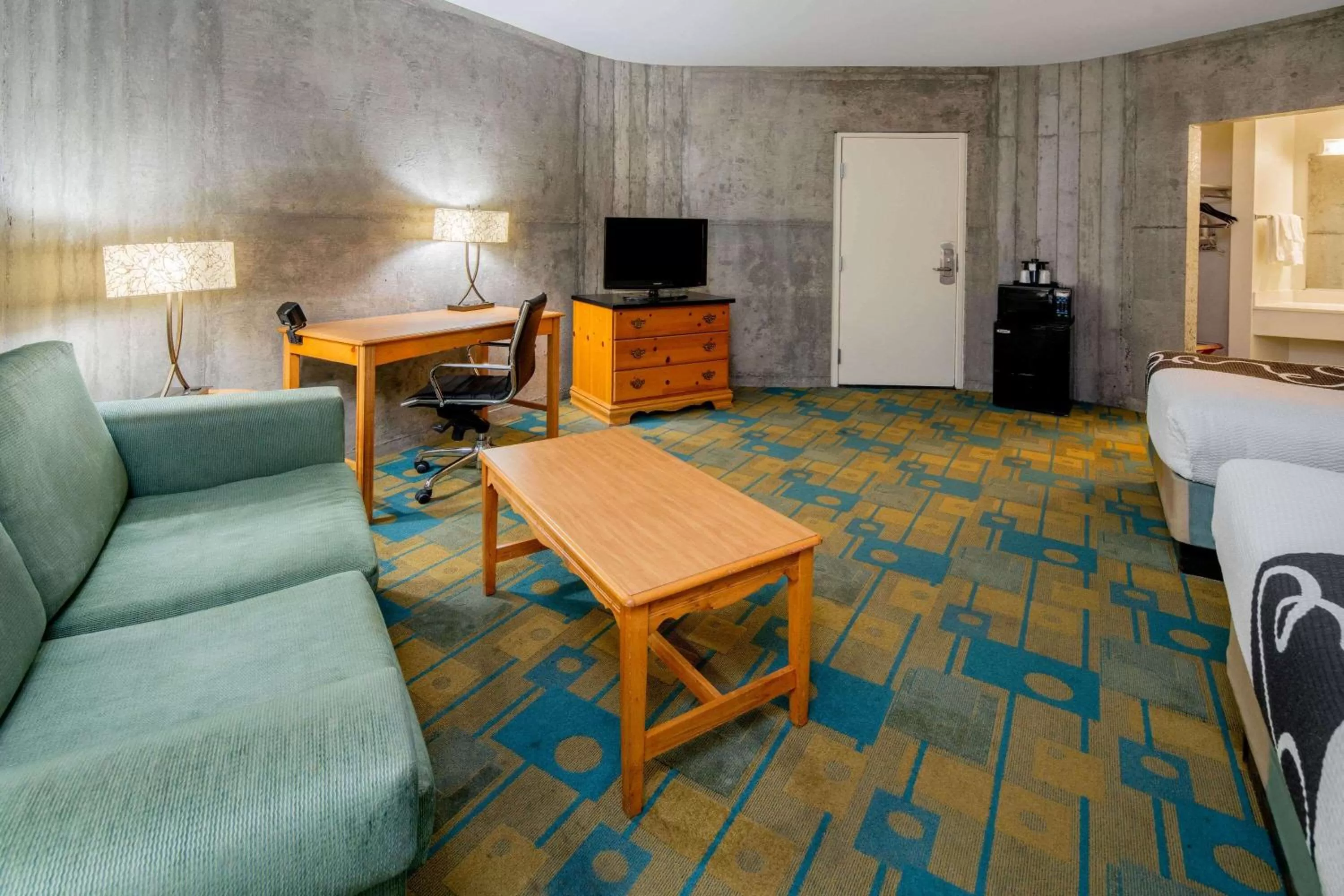 Photo of the whole room in La Quinta Inn & Suites by Wyndham Irvine Spectrum