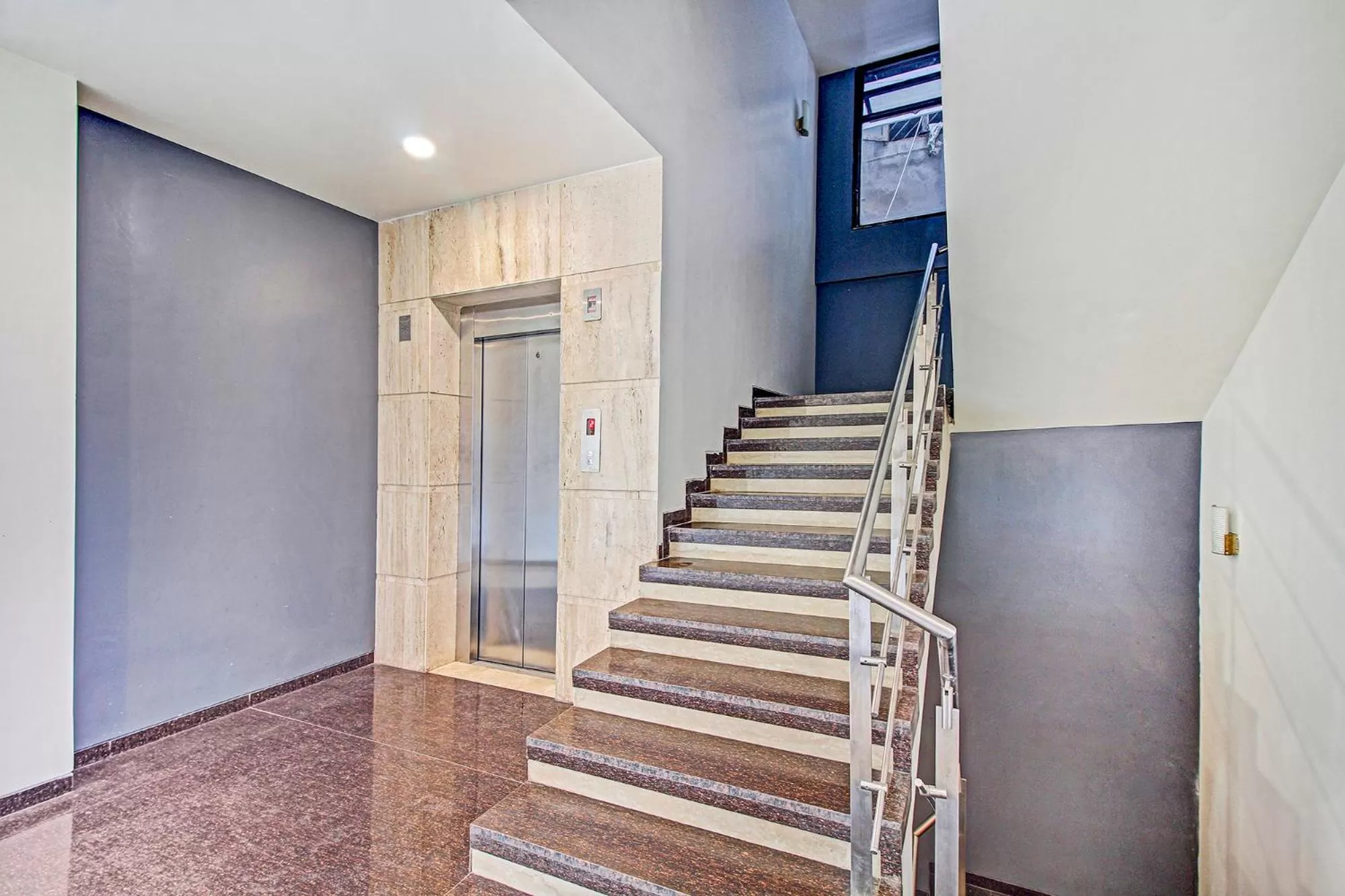 Lobby or reception in FabHotel Naman Palace