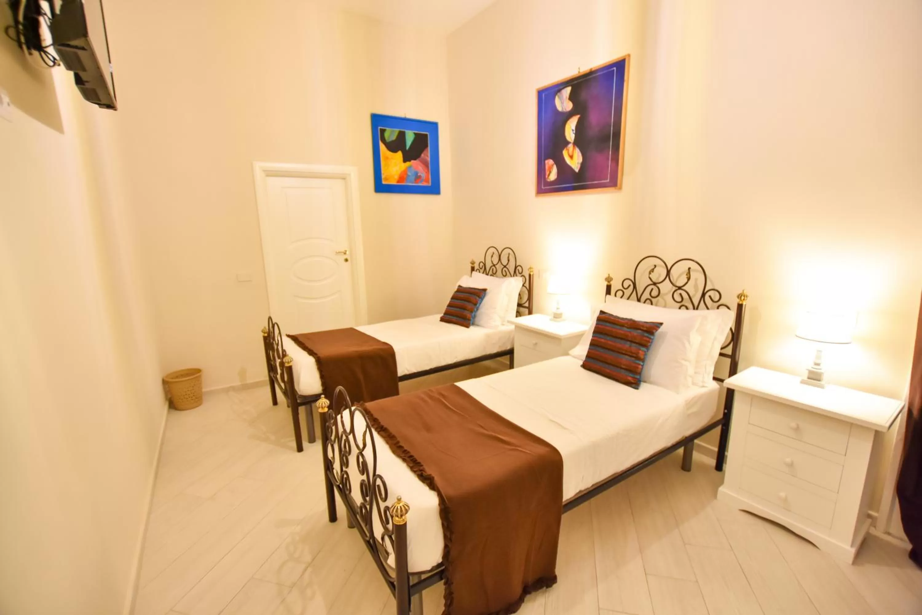 Bedroom, Bed in Domus Borbonica