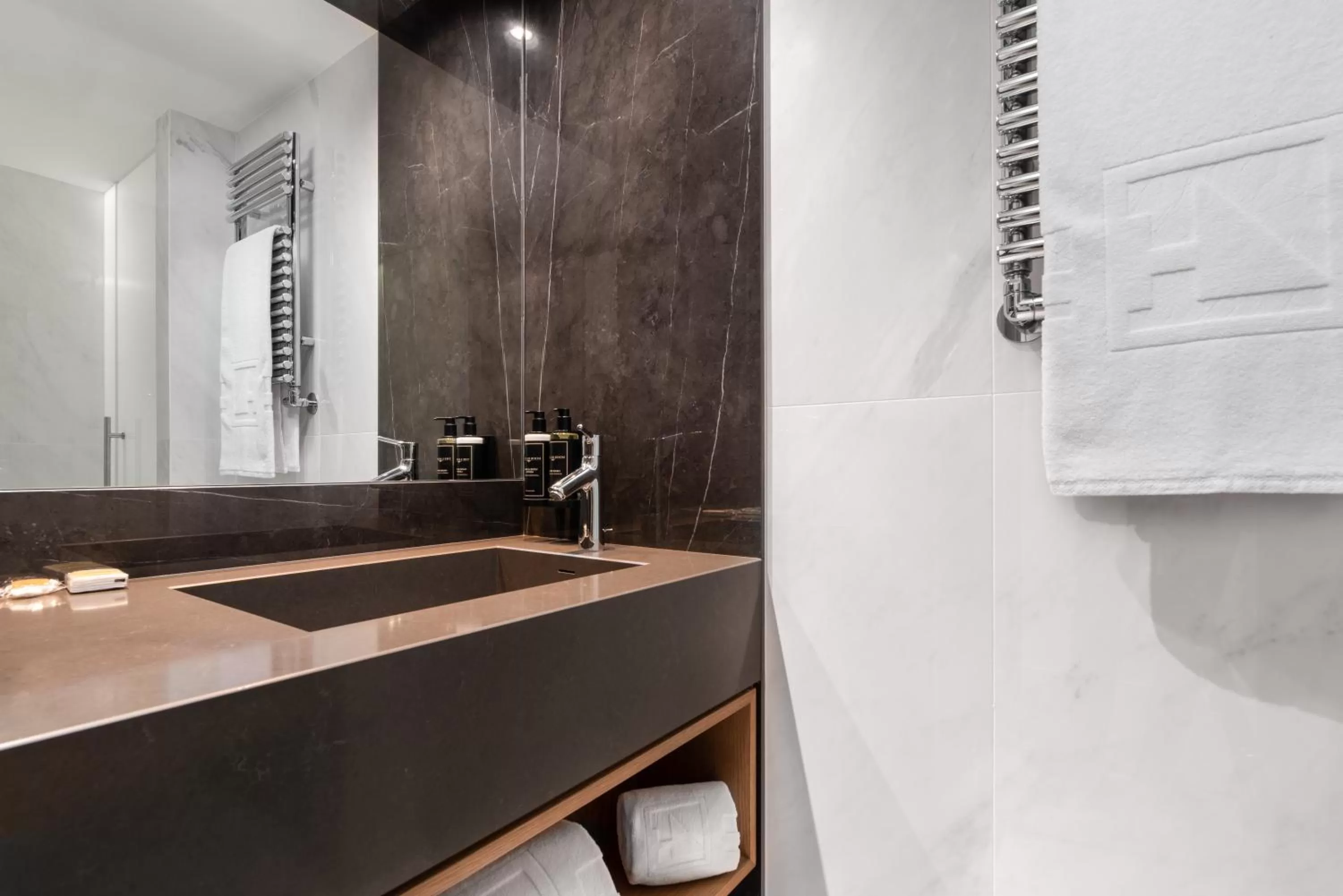 Bathroom in Eurostars Aliados