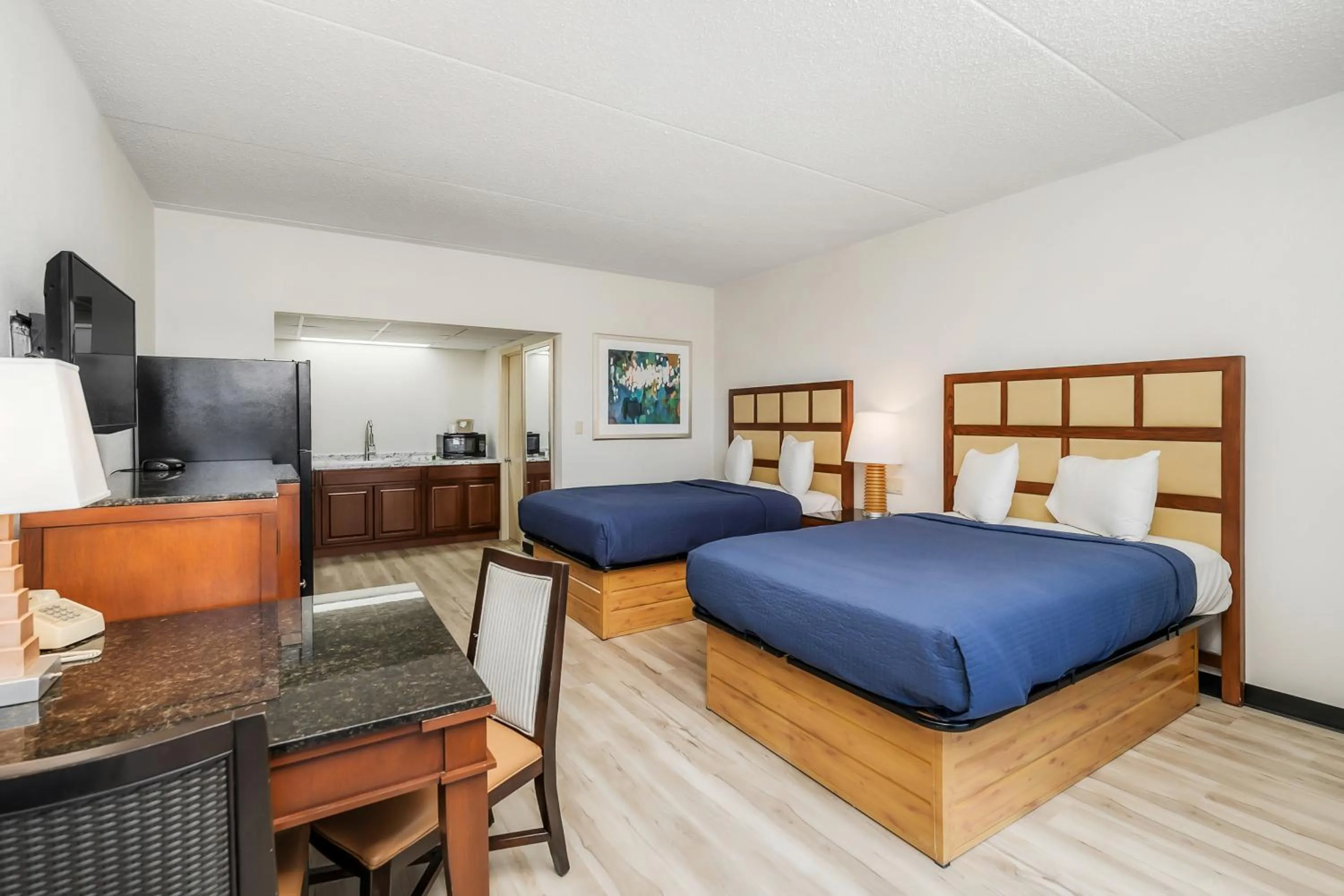 Communal lounge/ TV room in Americas Best Value Inn Cookeville