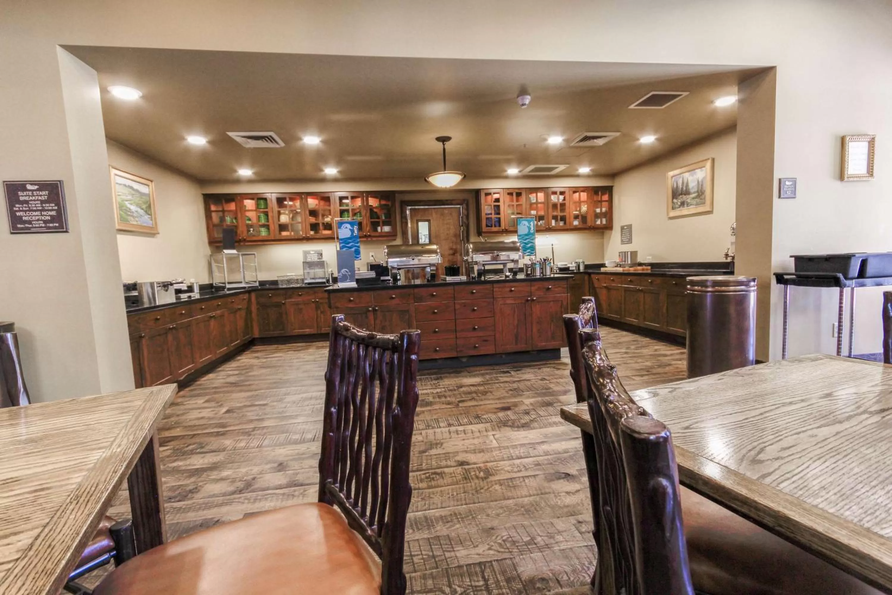 Dining area in Homewood Suites by Hilton Bozeman