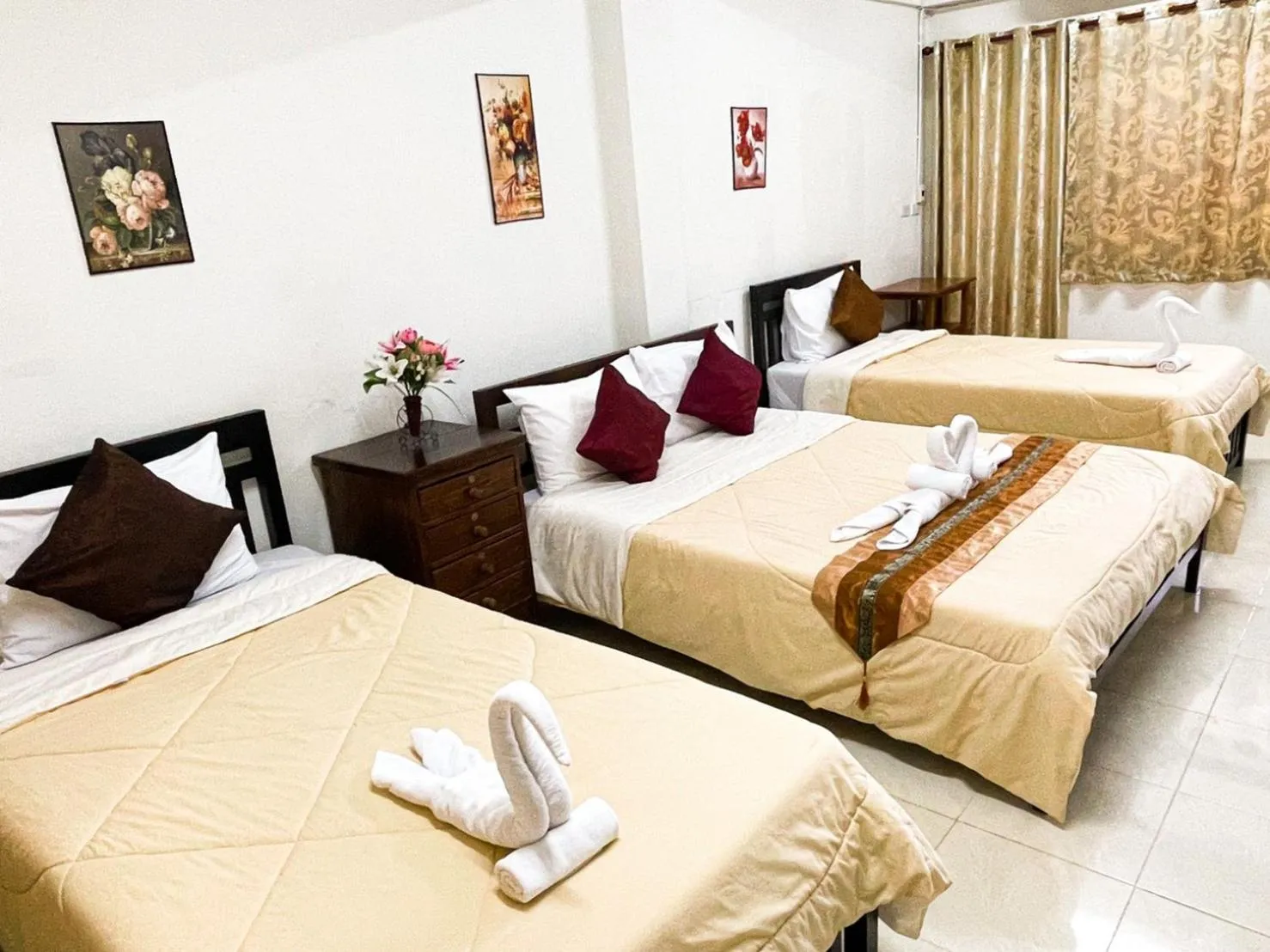 Bed in Rueangrat Hotel