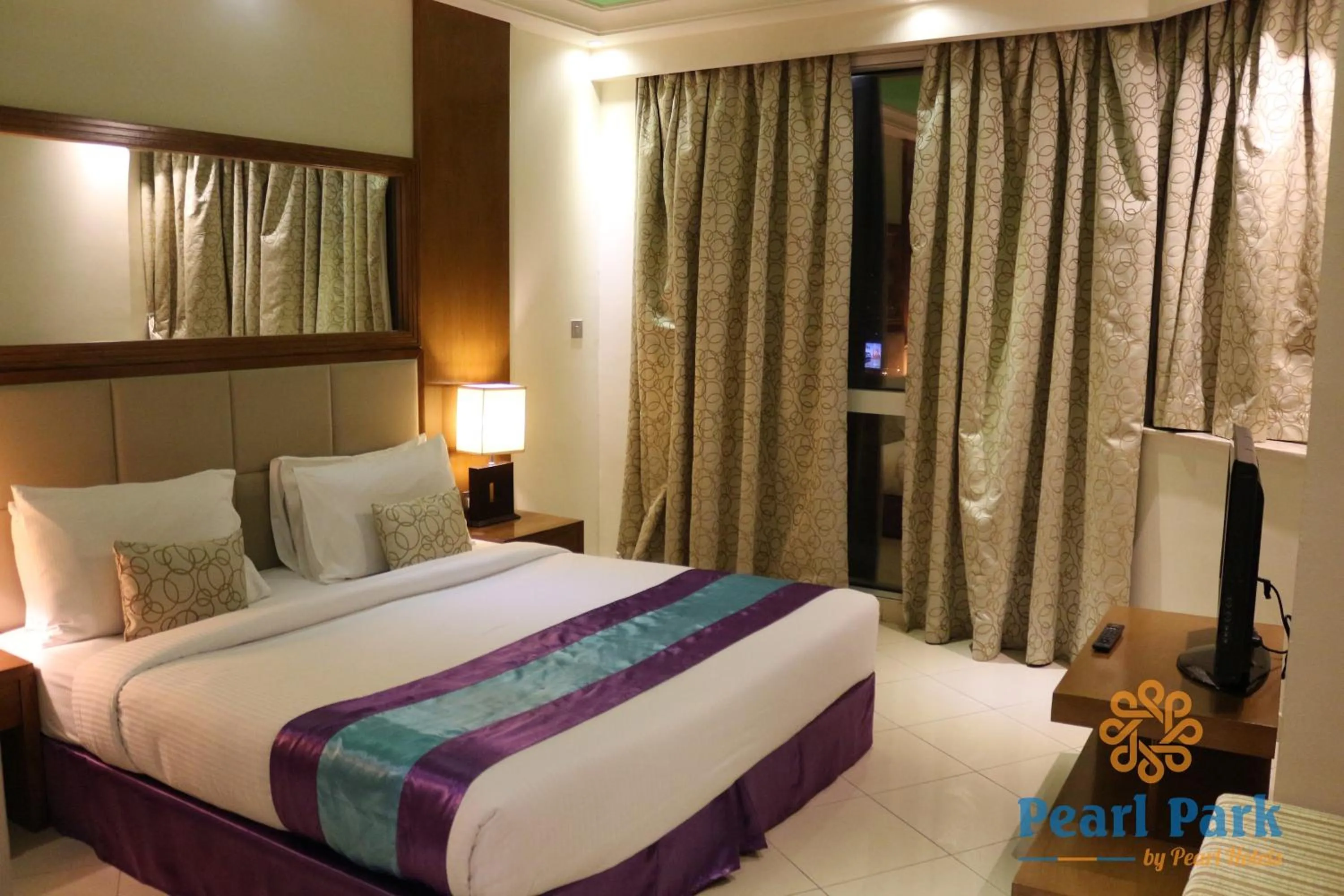 Three-Bedroom Apartment in Pearl Executive Hotel Apartments