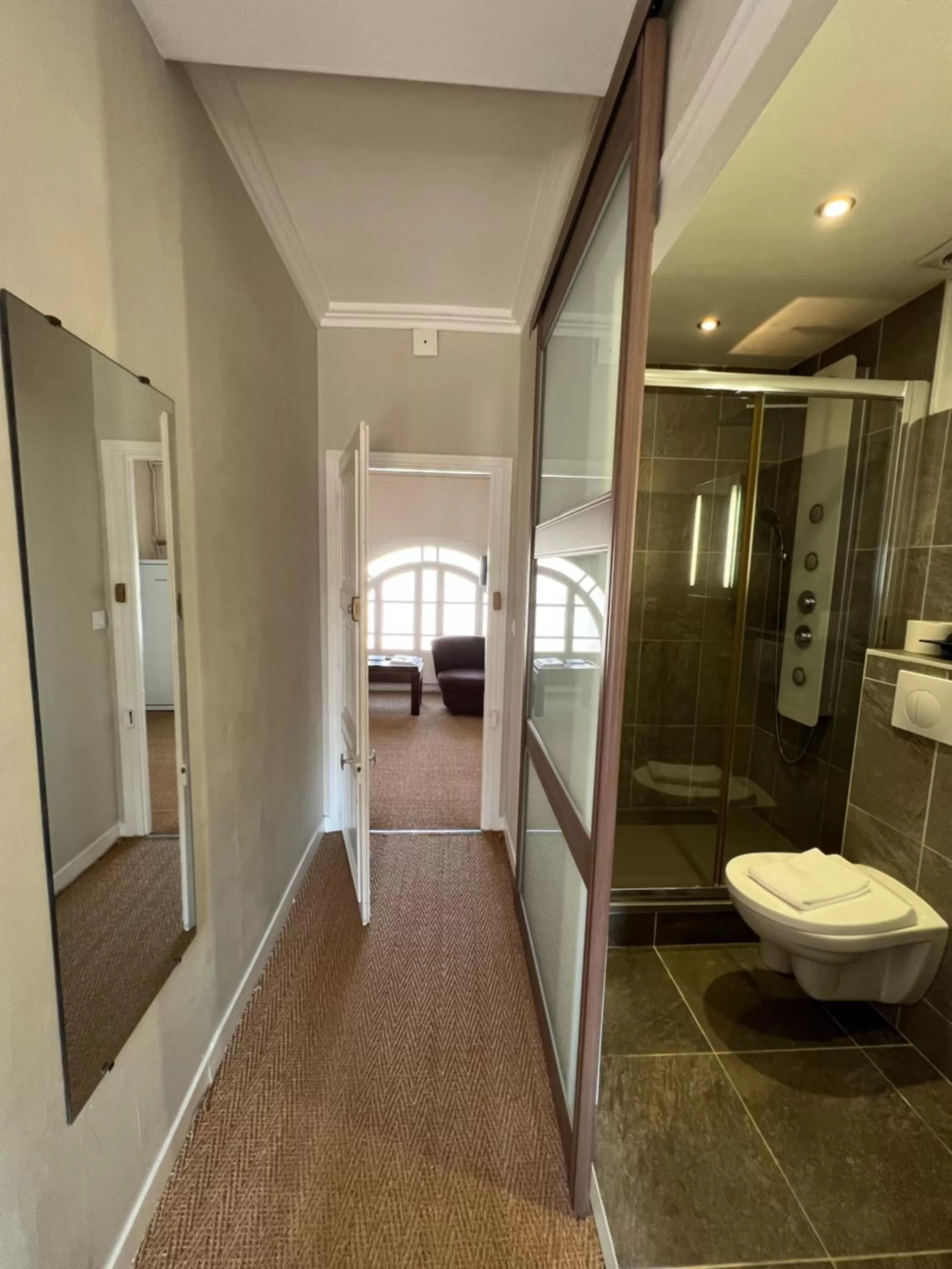 Shower in Chambres d'hôtes & Spa Les Perce Neige