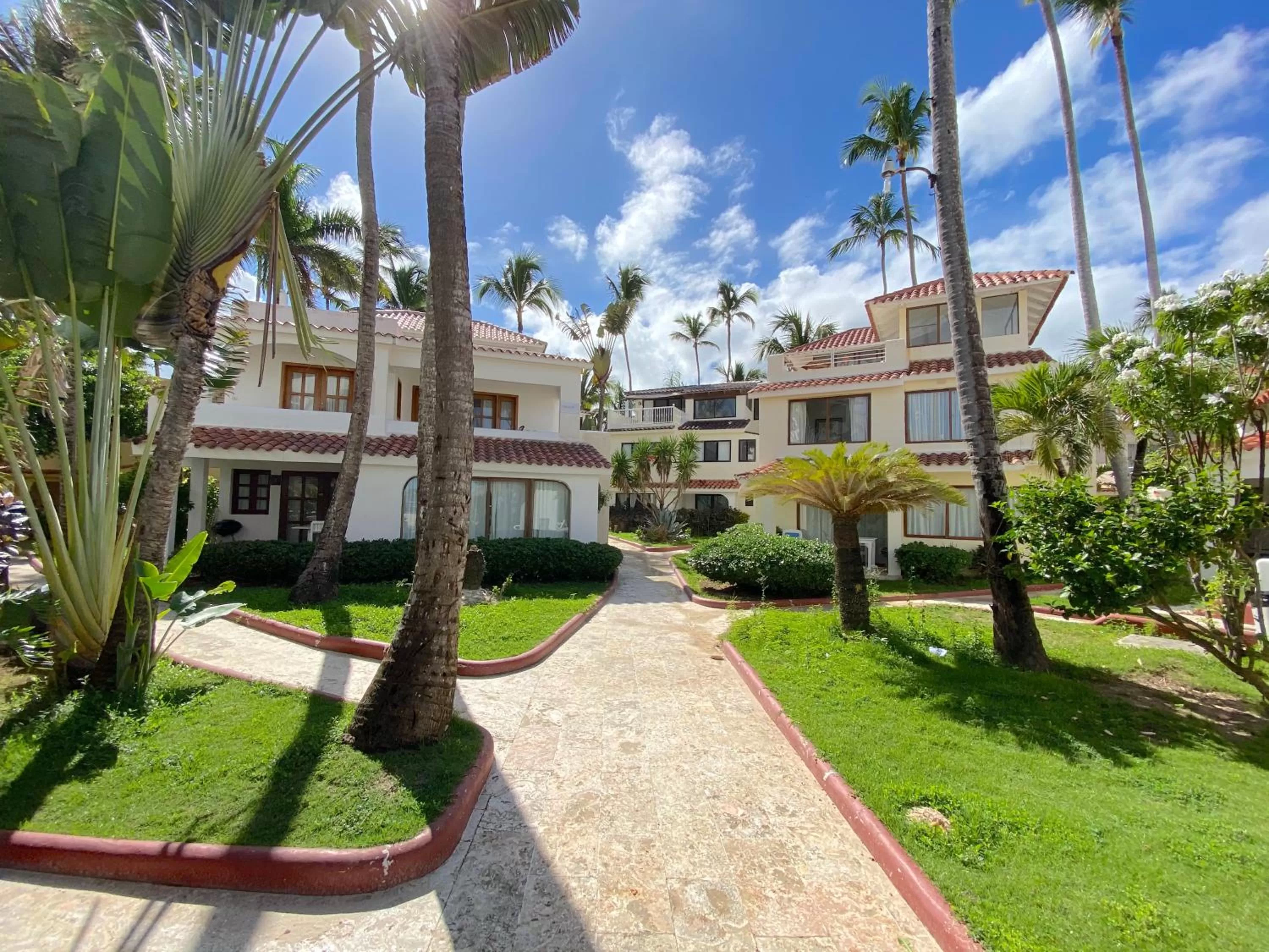 Property Building in TROPICAL VILLAGE playa LOS CORALES