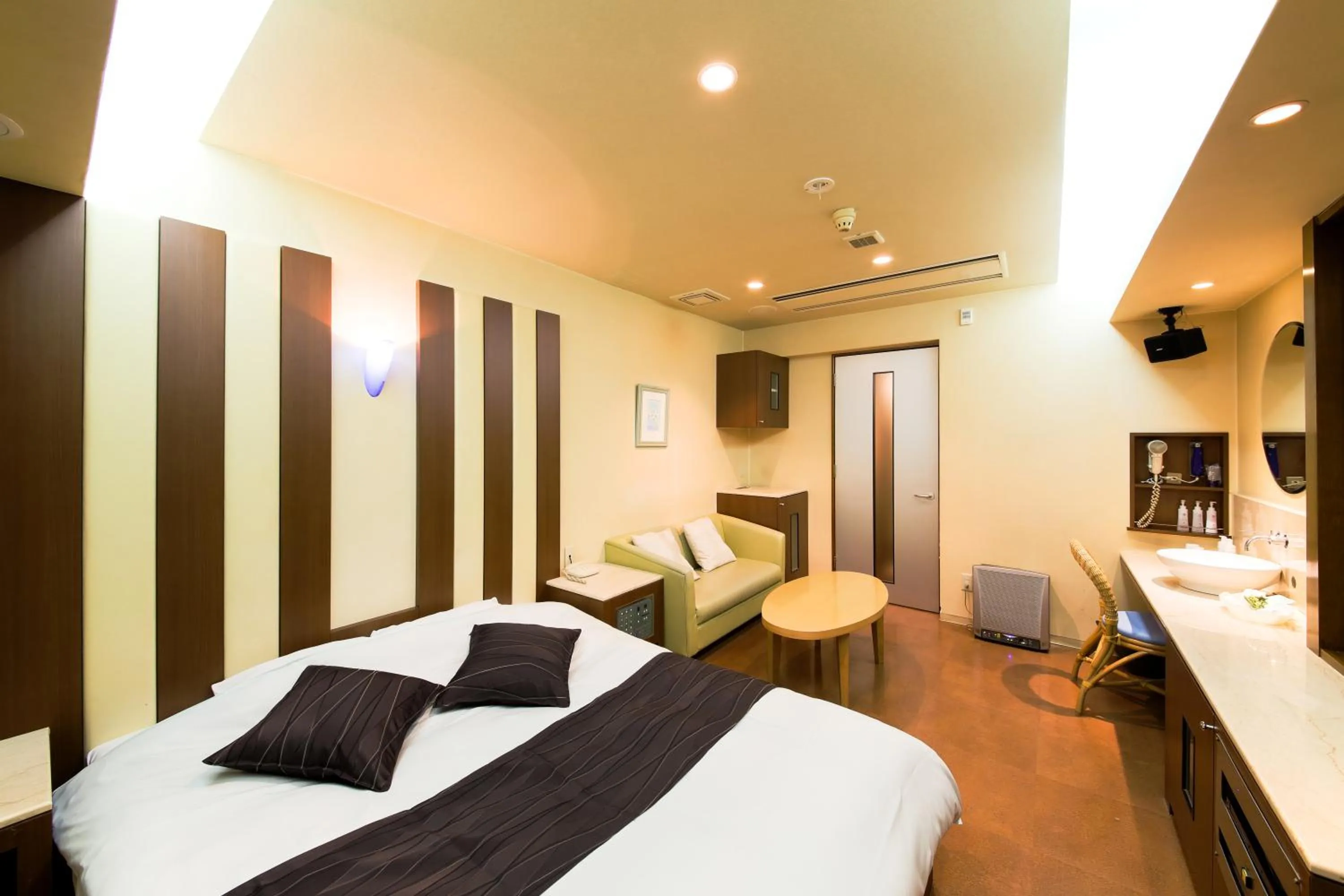 Photo of the whole room, Bed in Hotel Public Jam