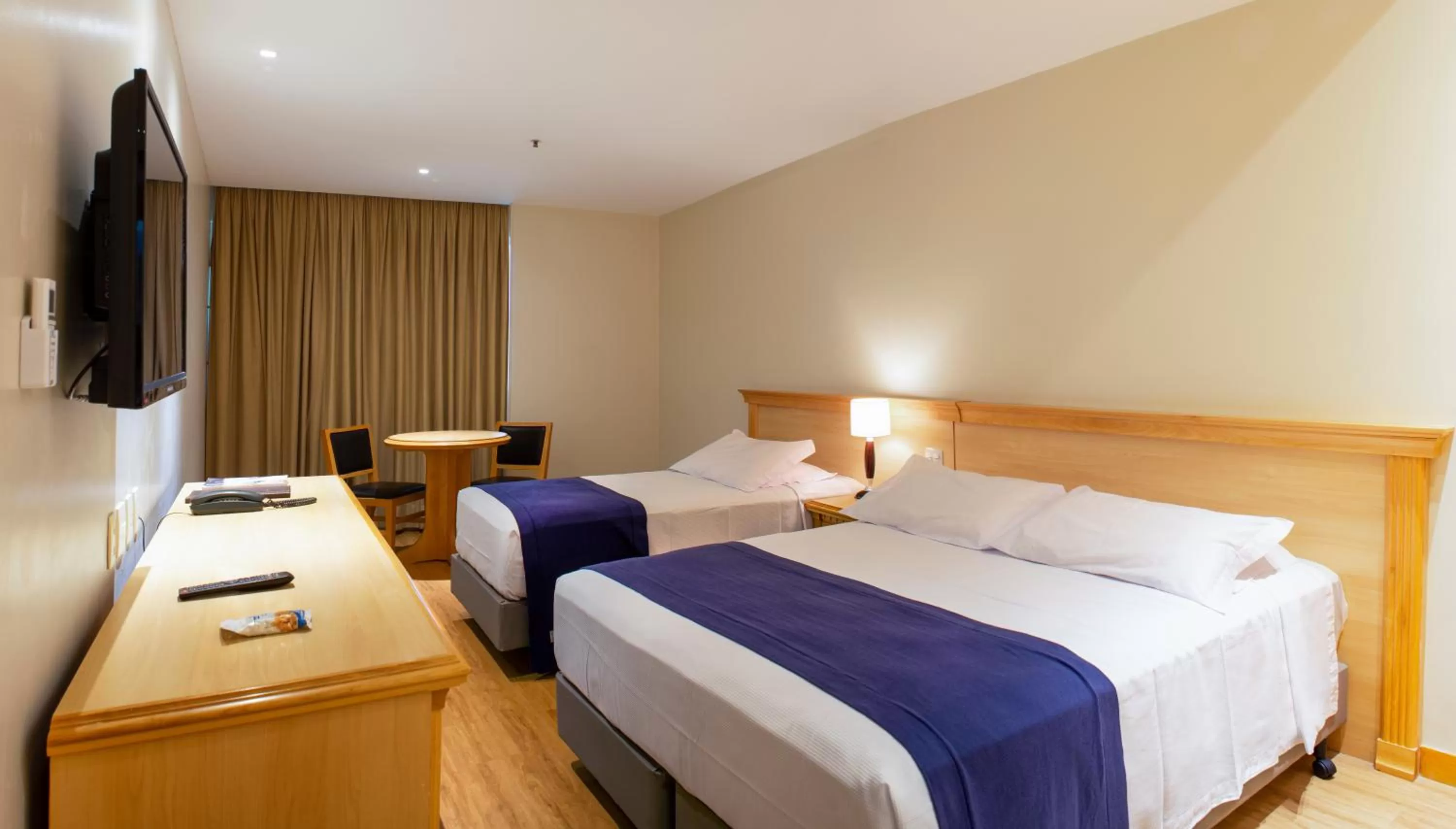 Bedroom, Bed in Mar Palace Copacabana Hotel