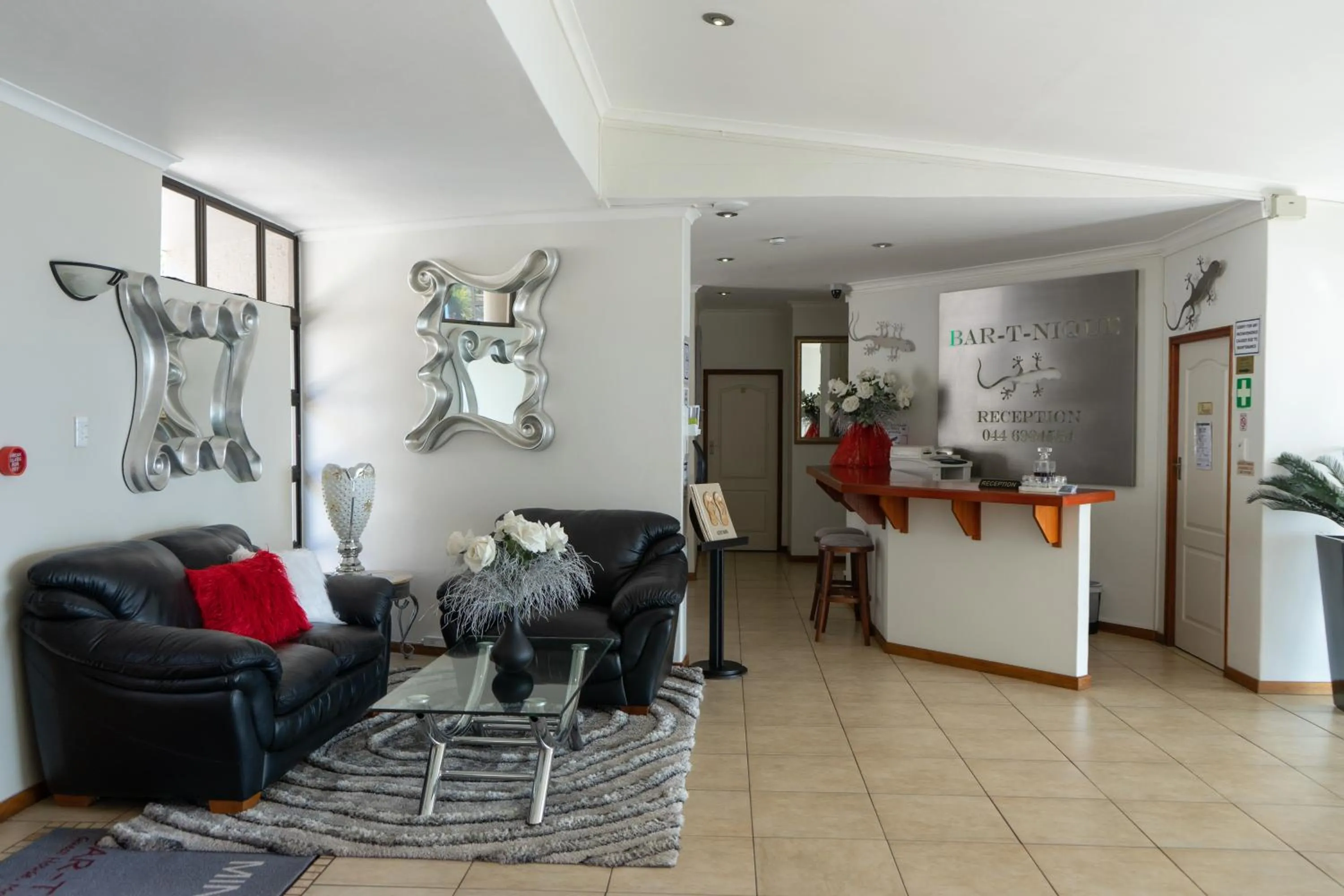 Lobby or reception in Bar-t-nique Guest House