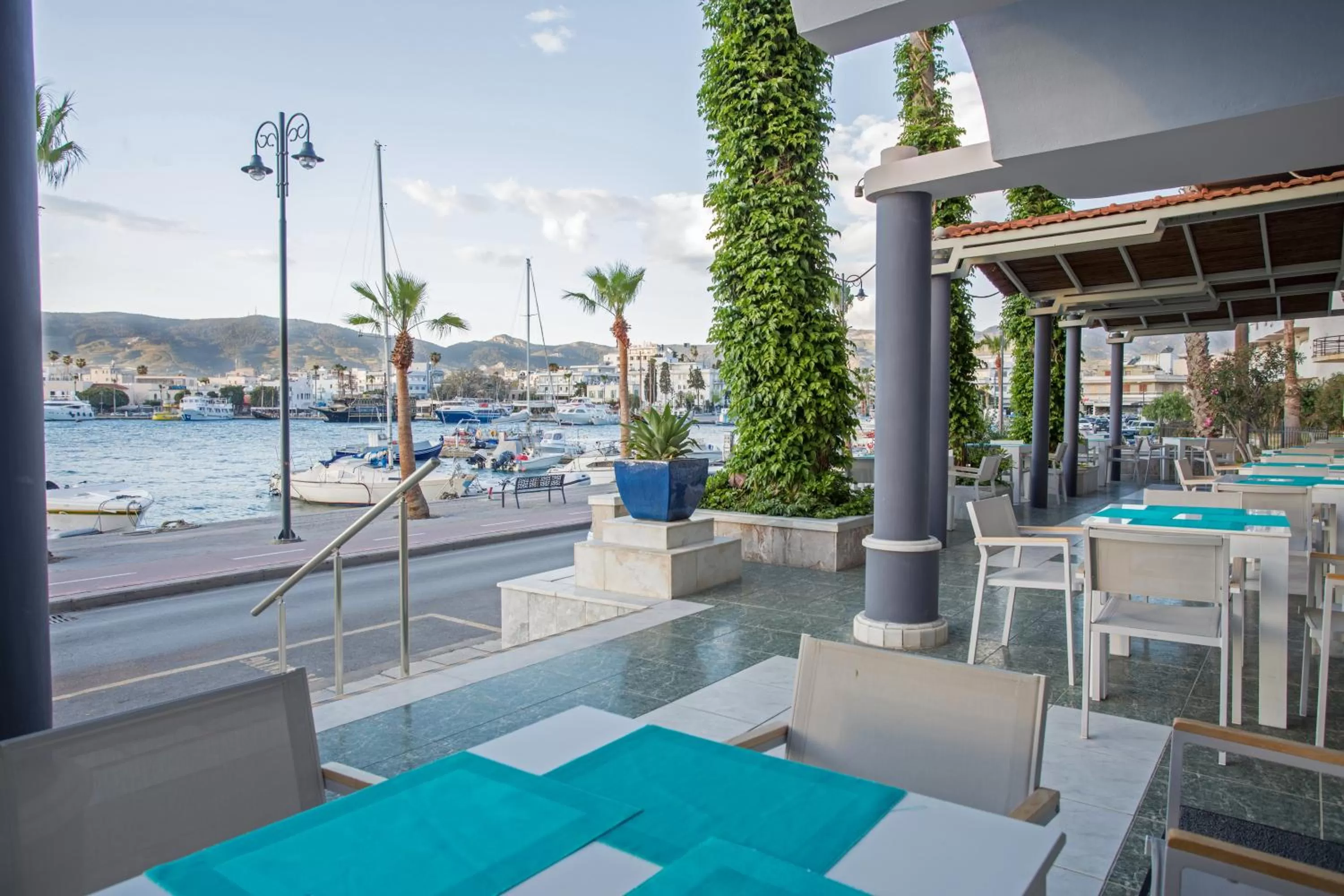 Restaurant/places to eat in Kosta Palace