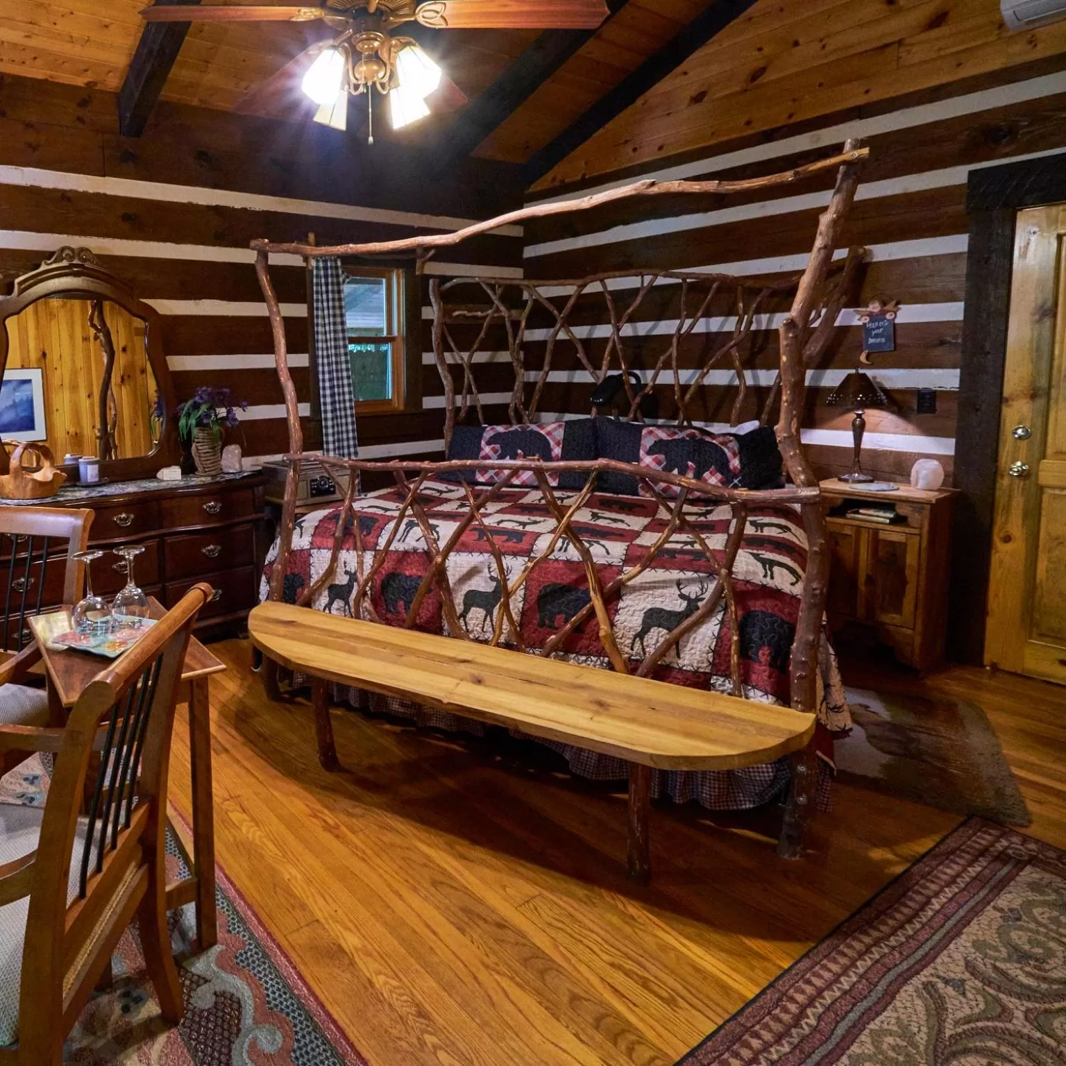 Creekwalk Inn Bed and Breakfast with Cabins