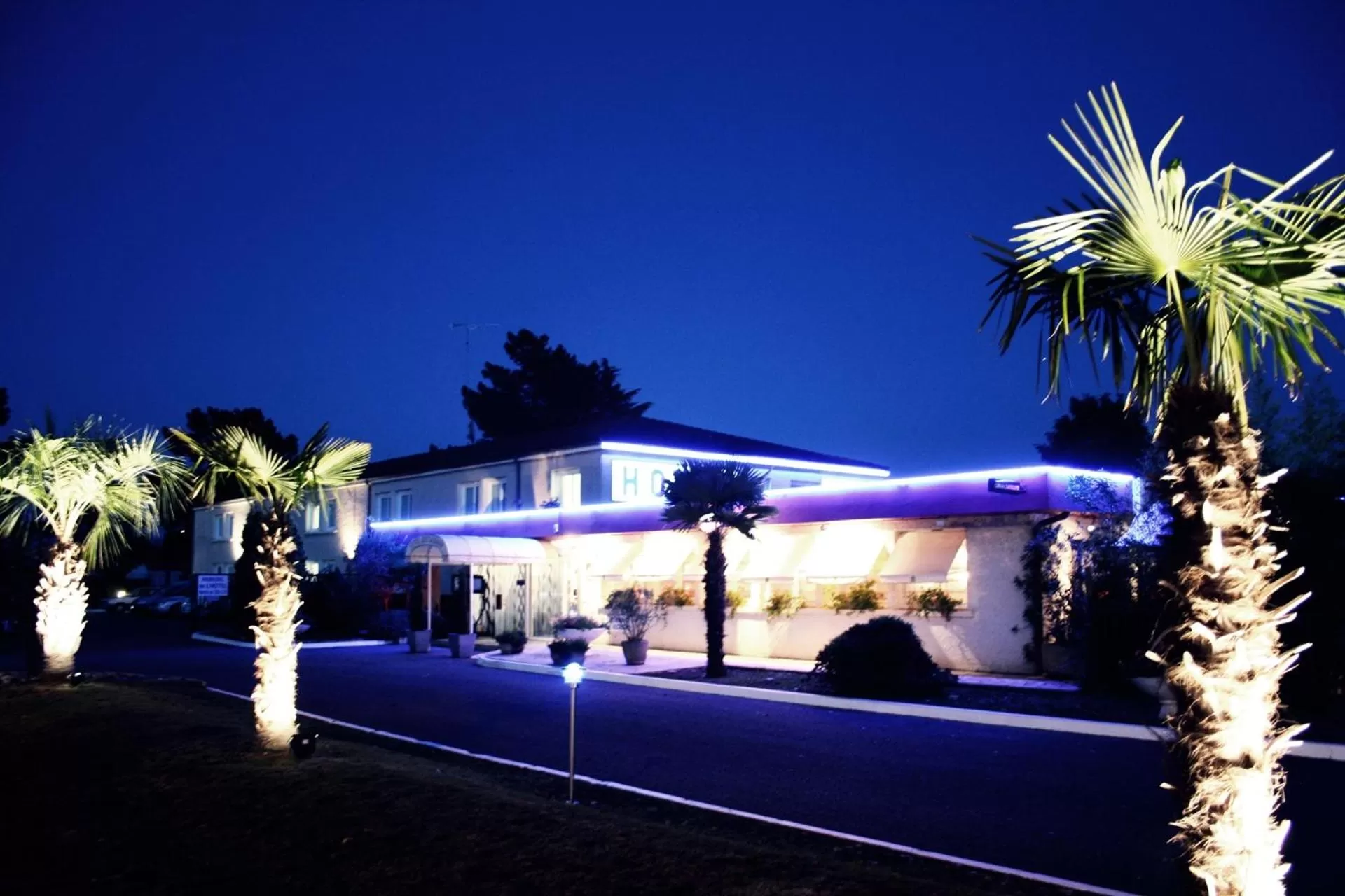 Facade/entrance in Citotel Hôtel Le Capricorne